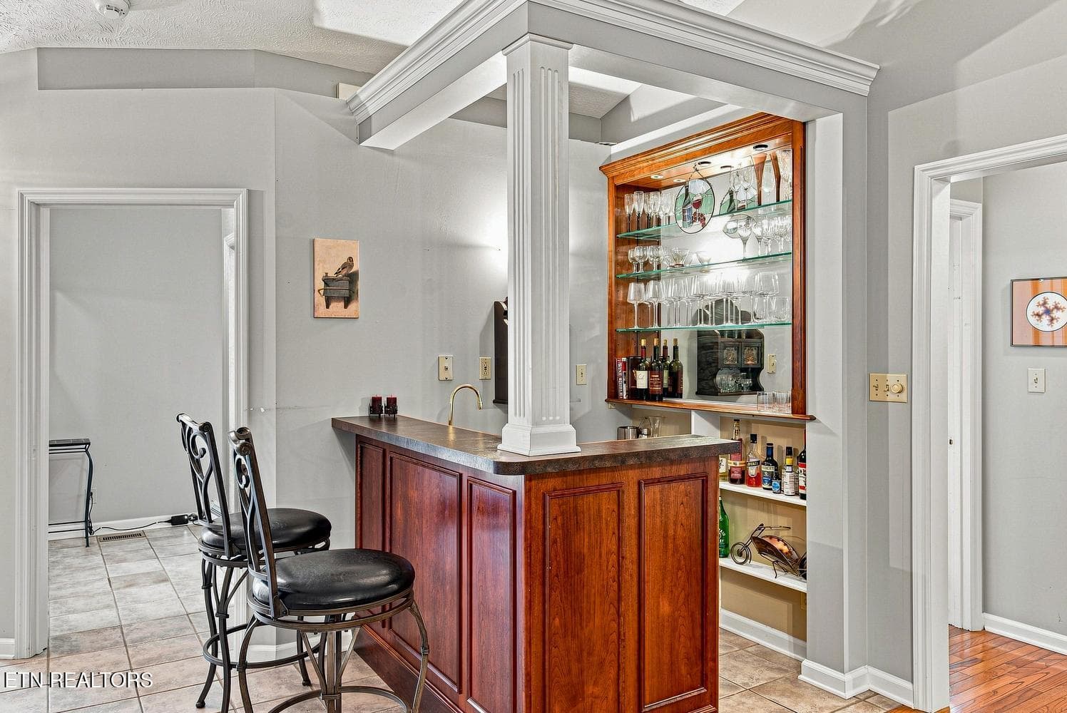 Wet Bar/Great Room - 1211 Rockley Rd, Knoxville, TN 37932