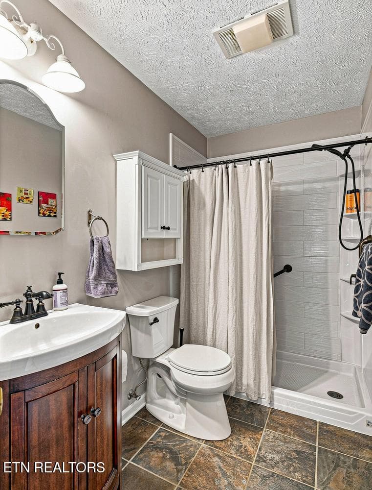 Bathroom 2 - 1211 Rockley Rd, Knoxville, TN 37932