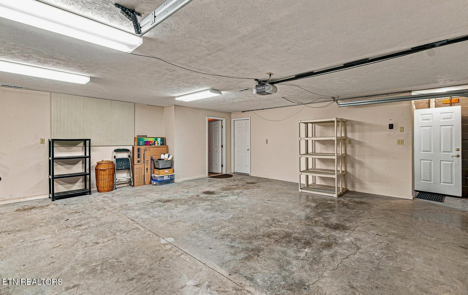 3-Car Garage/Heated & Cooled - 1211 Rockley Rd, Knoxville, TN 37932