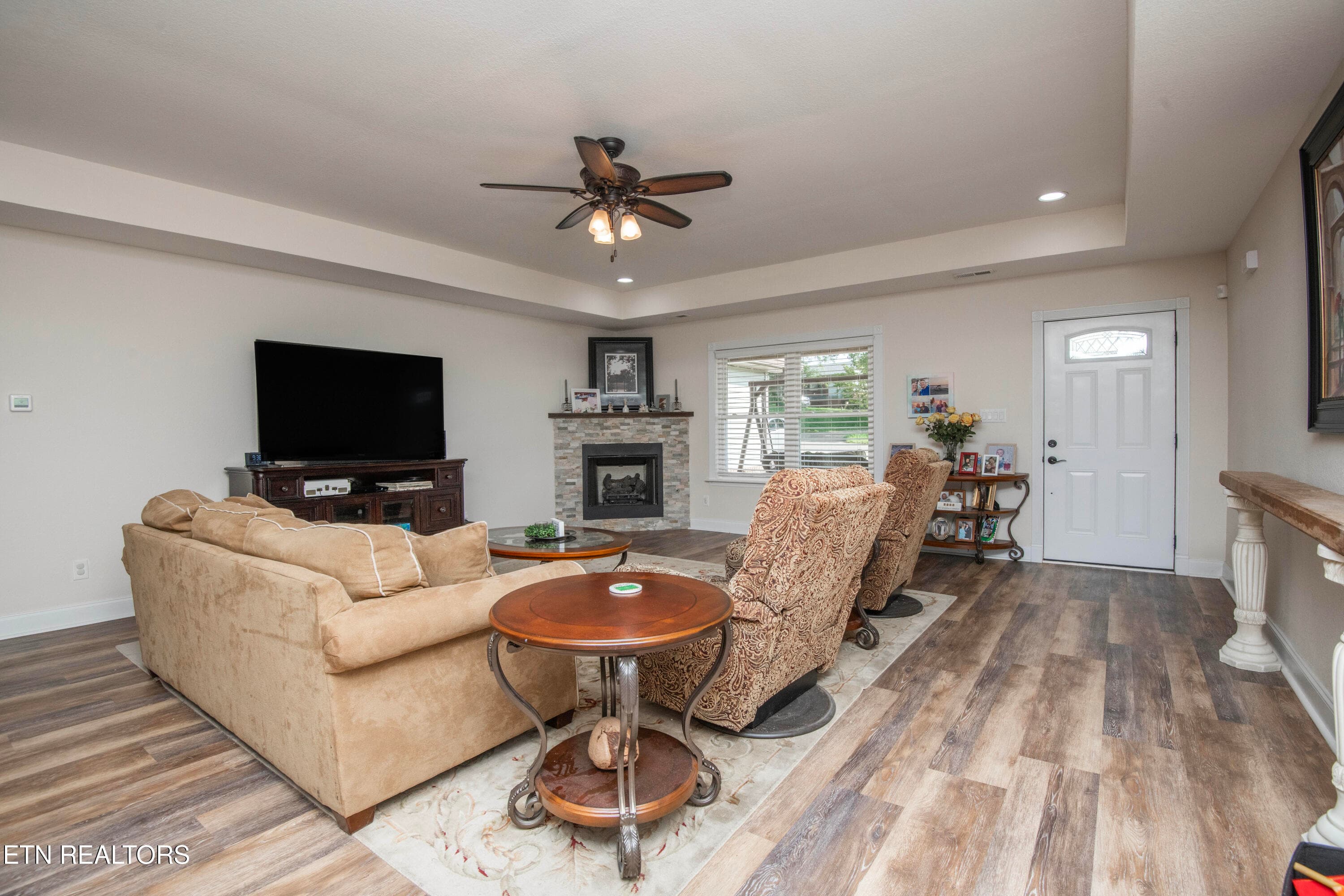 living 3 - 1125 Walker Rd, Maryville, TN 37801