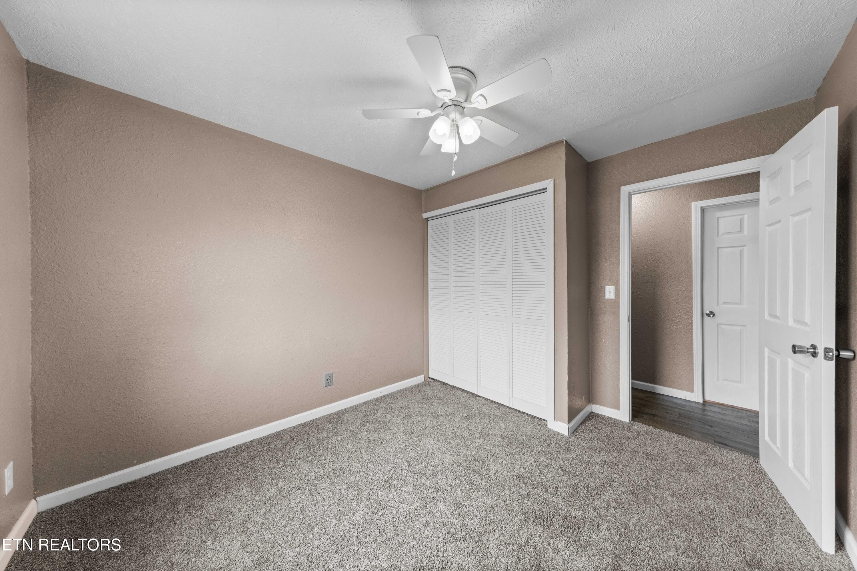 030A1720 - 232 E Robbins St, Jellico, TN 37762