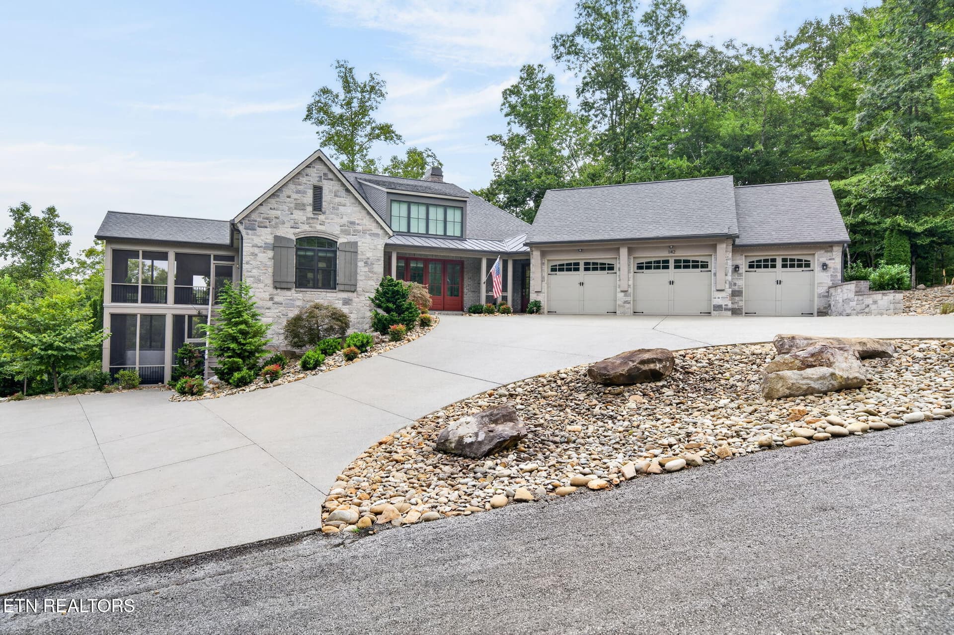 2-web-or-mls-142 Pineridge Loop_008_TNPC - 142 Pineridge Loop, Crossville, TN 38558