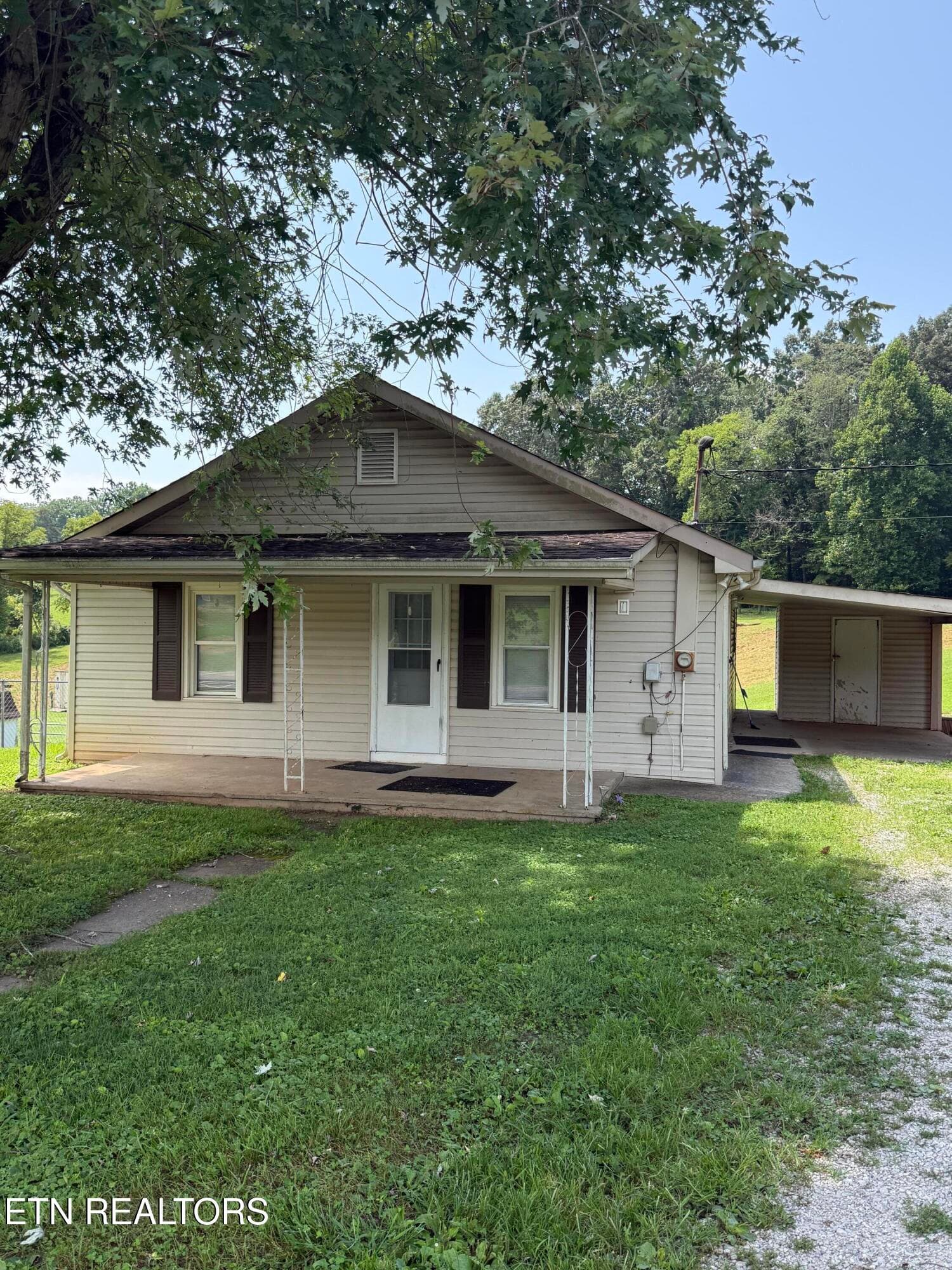 IMG_0277 - 807 New Clear Branch Rd, Rocky Top, TN 37769
