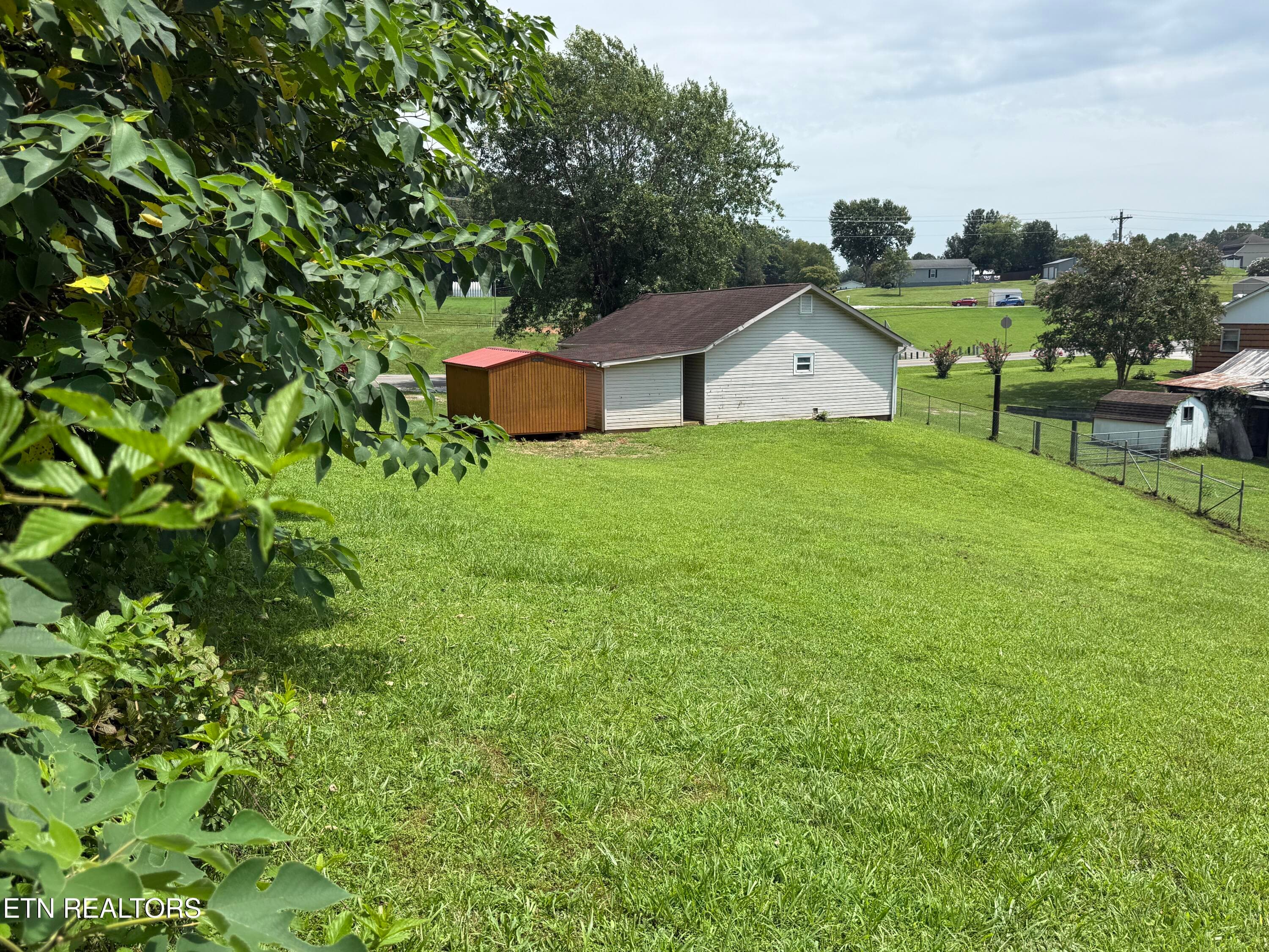 IMG_0283 - 807 New Clear Branch Rd, Rocky Top, TN 37769