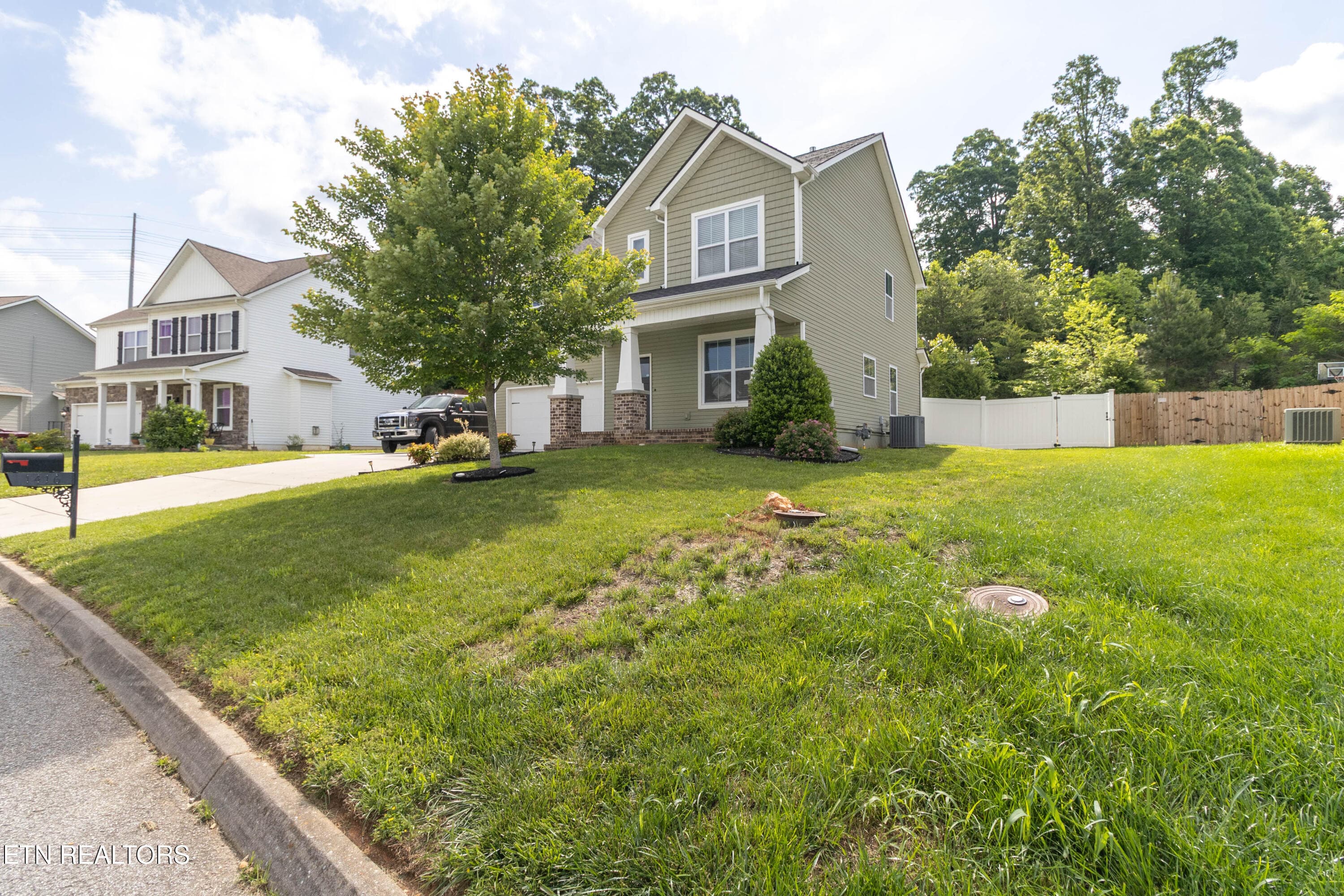1U6A1728 - 1416 Madison Oaks Rd, Knoxville, TN 37924, Knoxville