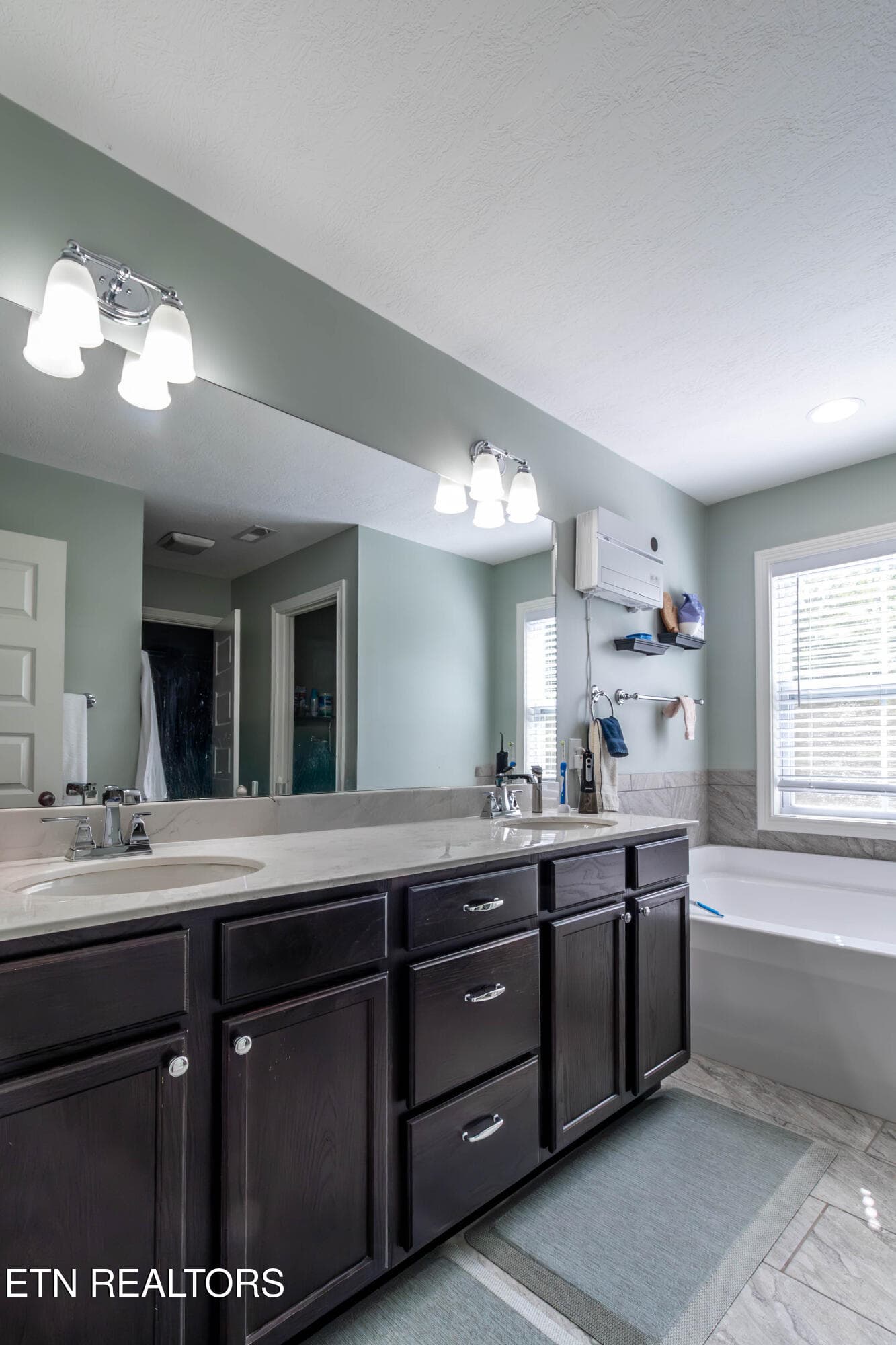 1U6A1712-Enhanced-NR-Edit - 1416 Madison Oaks Rd, Knoxville, TN 37924, Knoxville