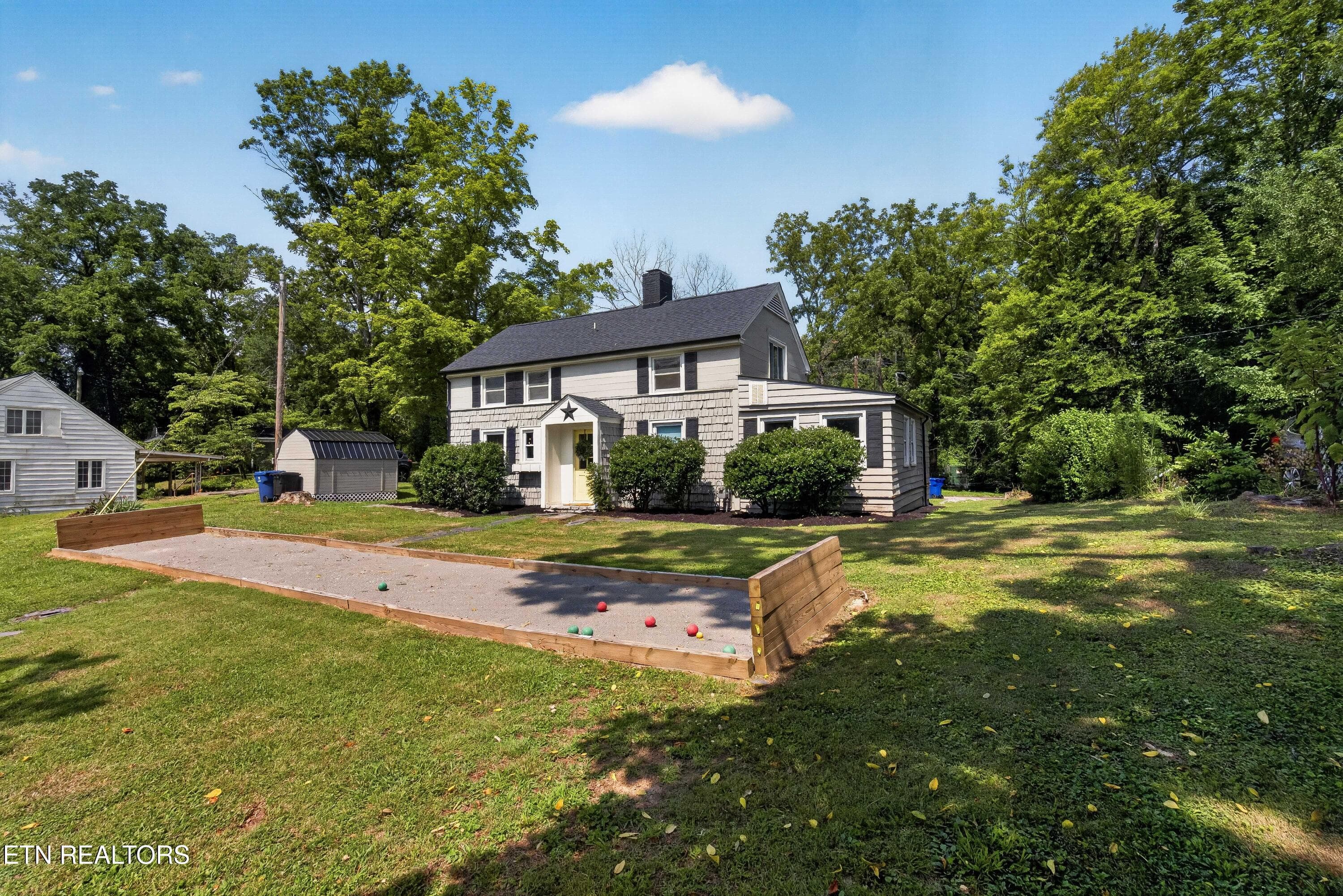 44 W Norris Rd, Norris, TN 37828