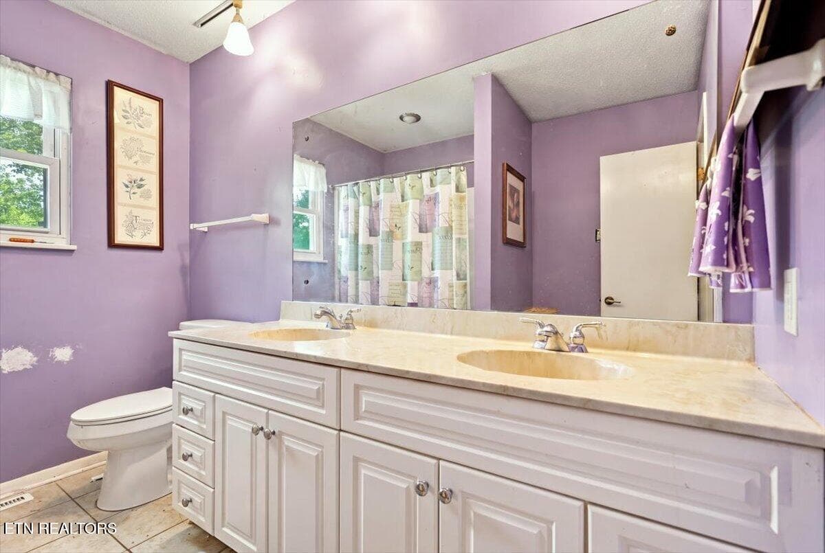 Bathroom 2 - 1909 Grenada Blvd, Knoxville, TN 37922, Knoxville