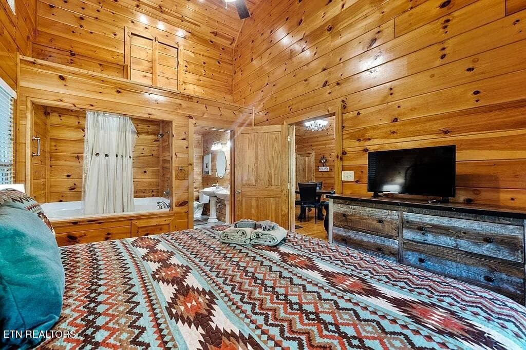 Bedroom 1 - 619 Pine Mtn Rd, Pigeon Forge, TN 37863, Pigeon Forge