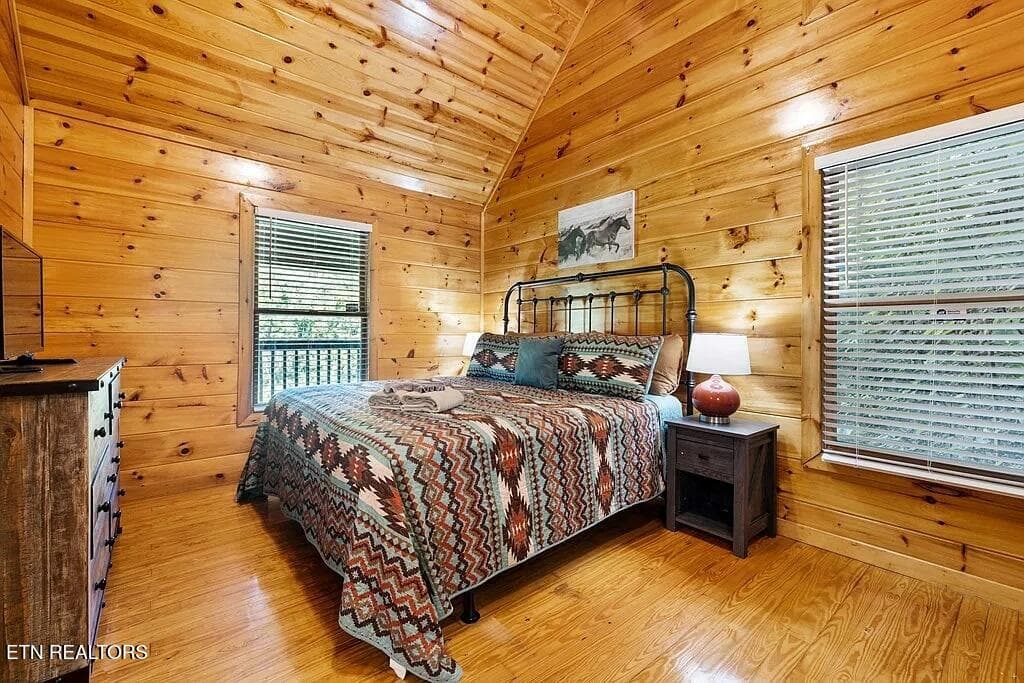 Bedroom - 619 Pine Mtn Rd, Pigeon Forge, TN 37863, Pigeon Forge