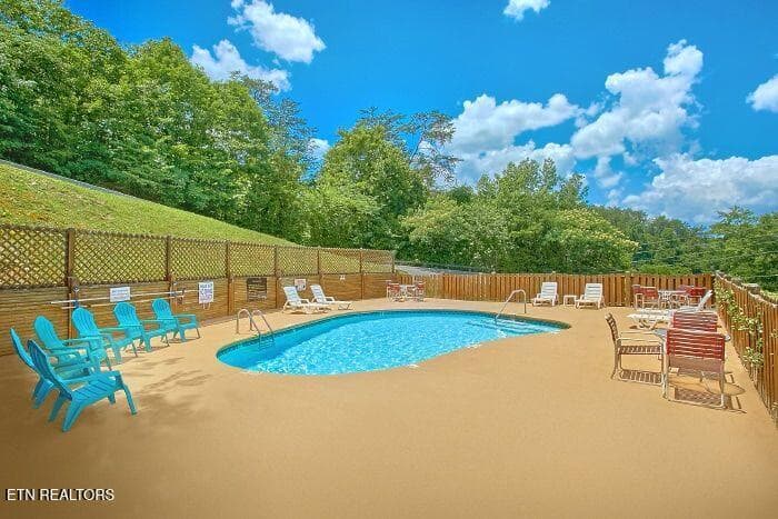 Resort Pool - 619 Pine Mtn Rd, Pigeon Forge, TN 37863, Pigeon Forge