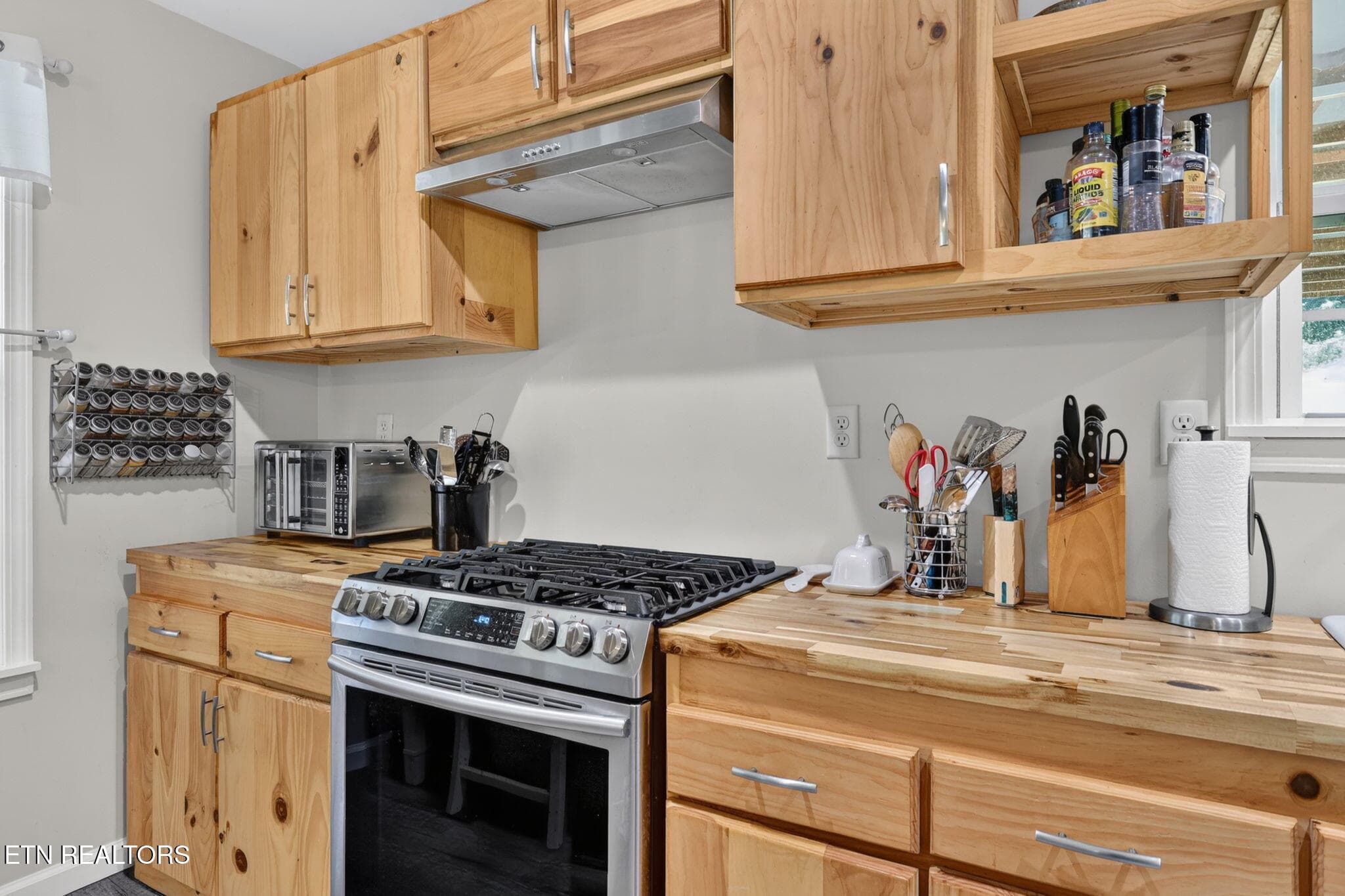 34-web-or-mls-3F1A1151 - 136 Little Ridge Way, Washburn, TN 37888, Washburn