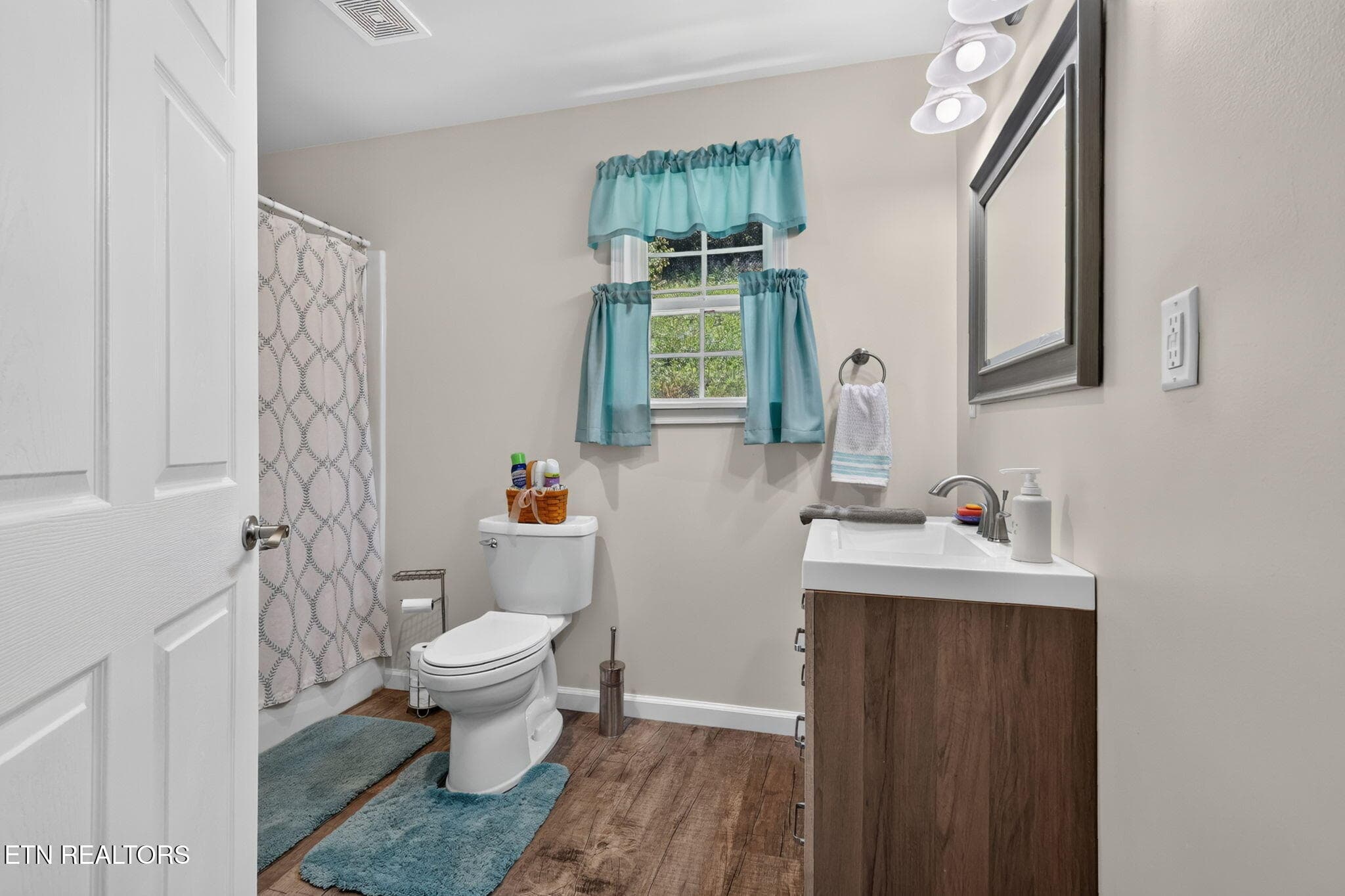 41-web-or-mls-3F1A1055 - 136 Little Ridge Way, Washburn, TN 37888, Washburn