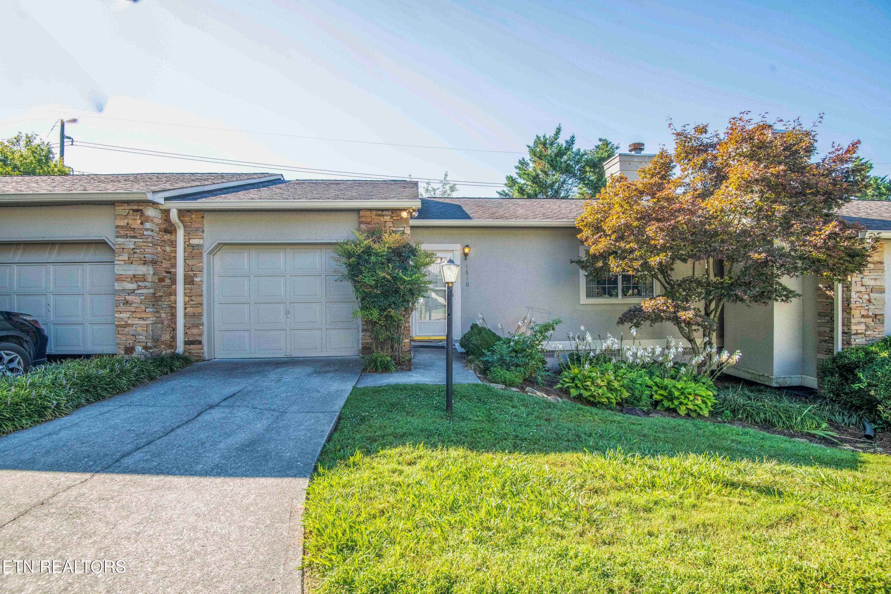 1610 Stone Hedge Drive, Knoxville, TN 37909
