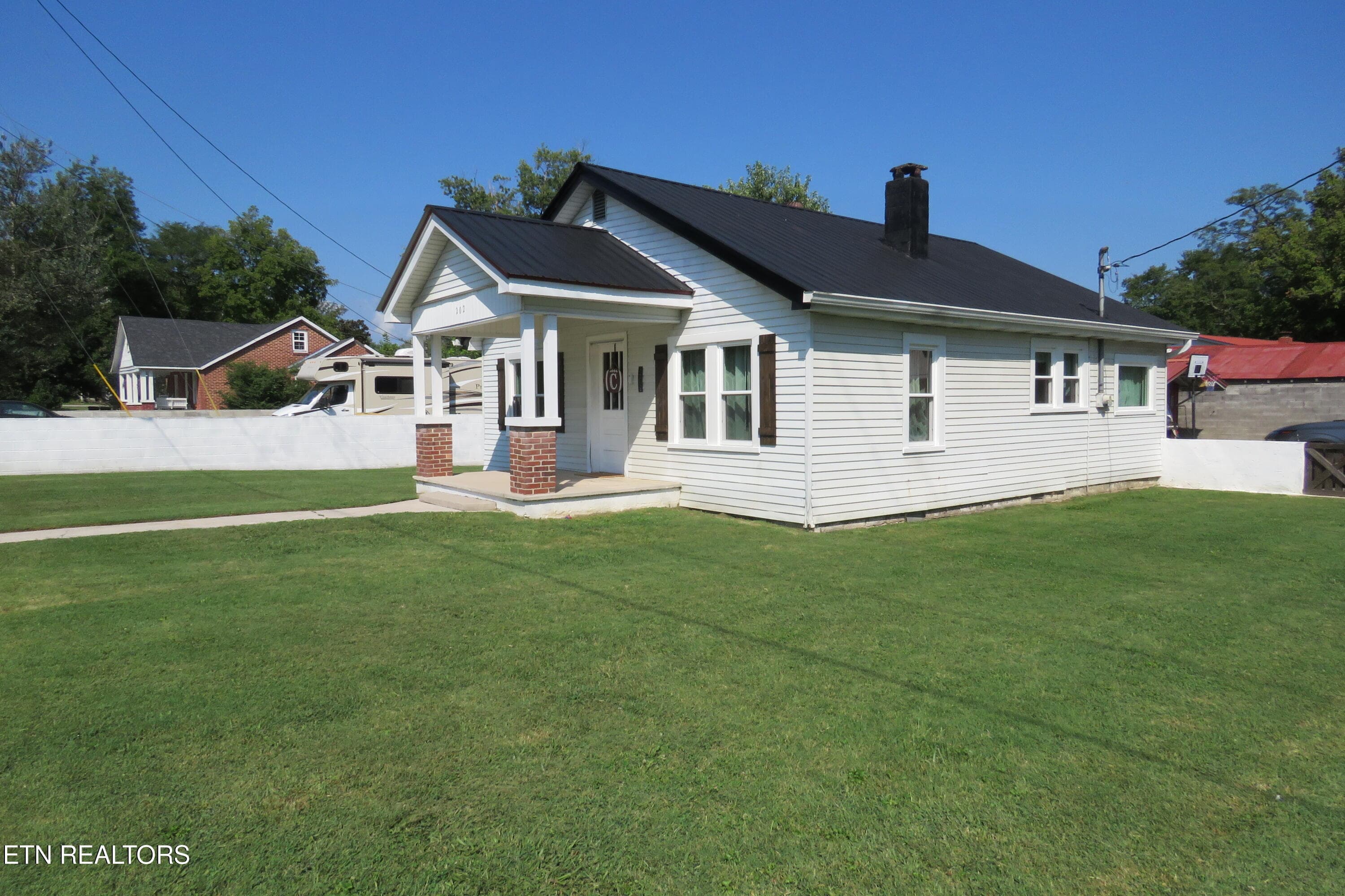 17 - 202 W 4th St, Livingston, TN 38570, Livingston