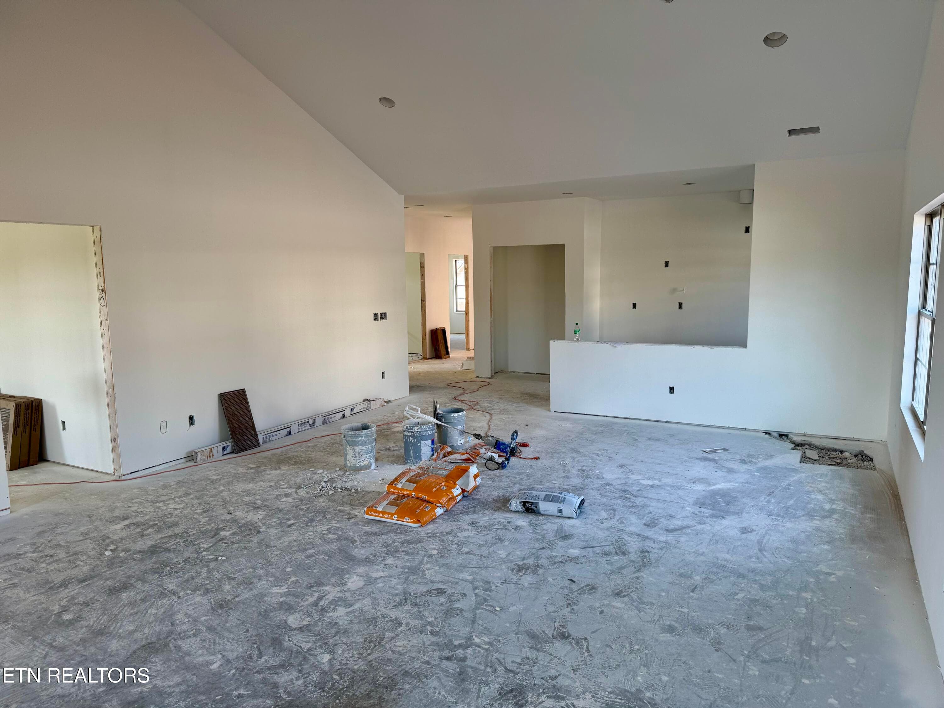 Great Room Looking Into Kitchen - 326 Rugby Manor Lane, Knoxville, TN 37923, Knoxville