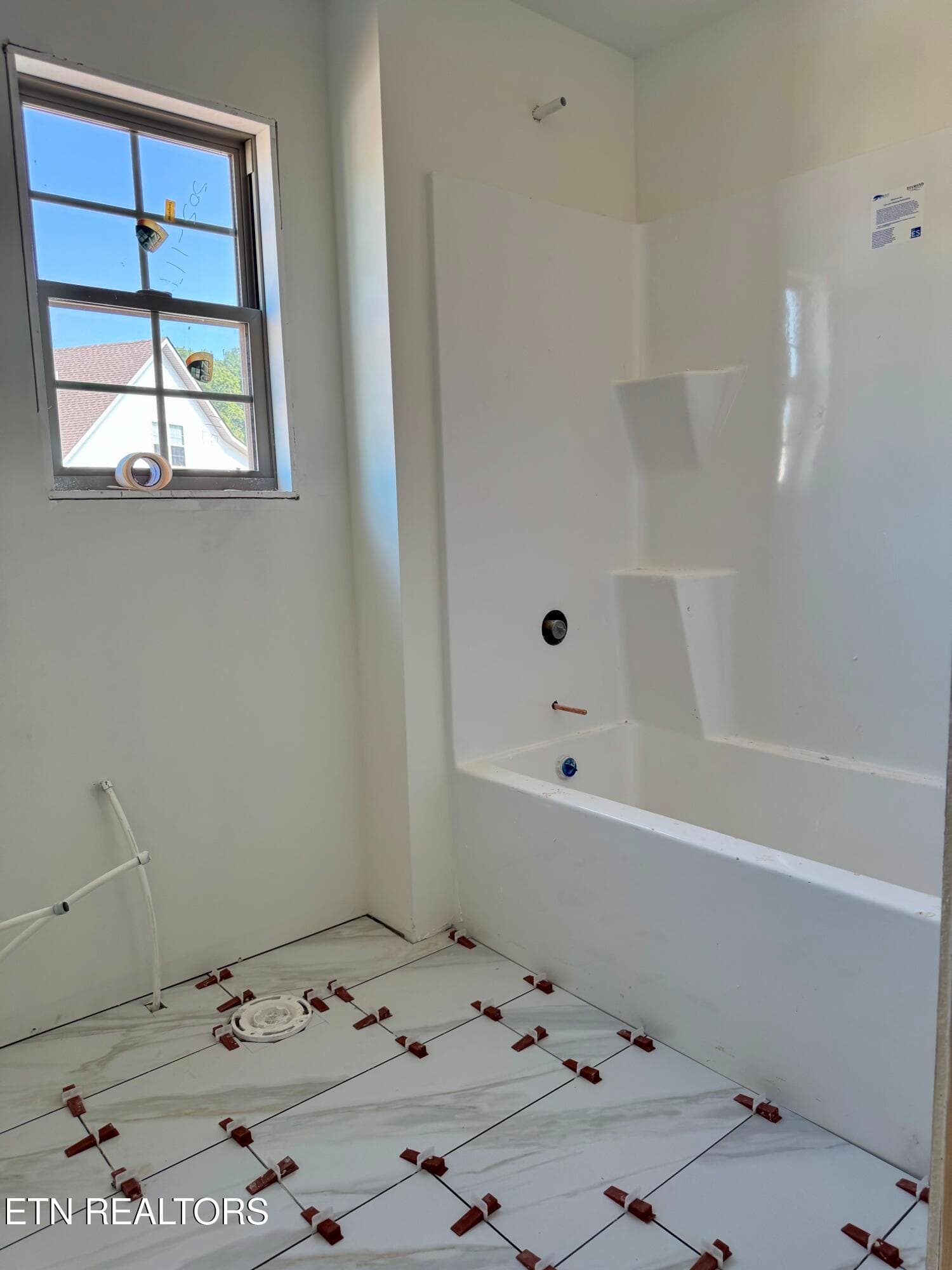 2nd Floor Bathroom - 326 Rugby Manor Lane, Knoxville, TN 37923, Knoxville