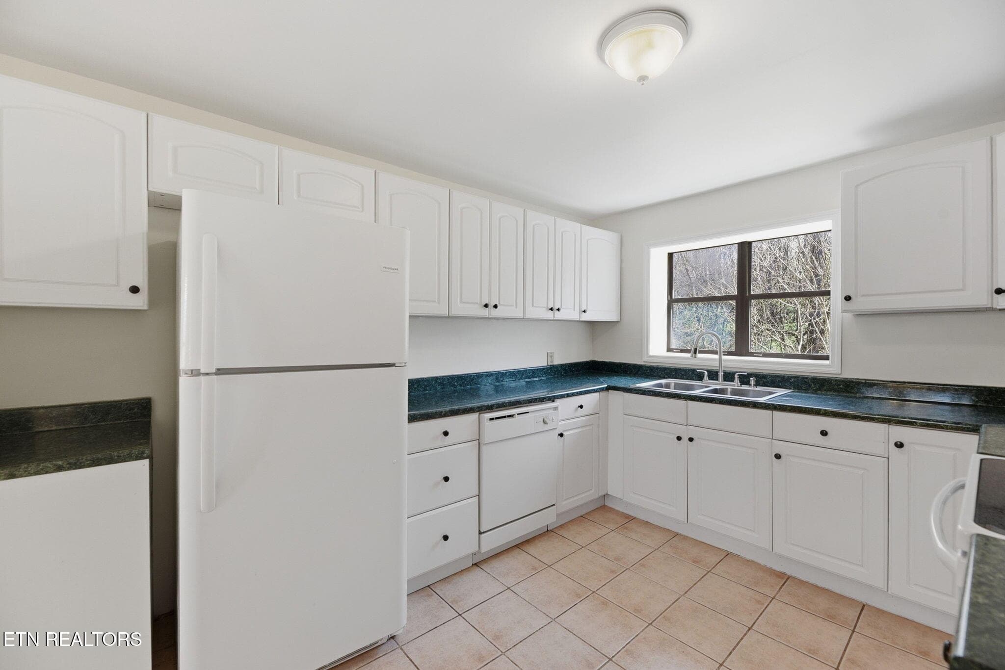 8_Kitchen - 1516 Smallman Rd, Knoxville, TN 37920, Knoxville