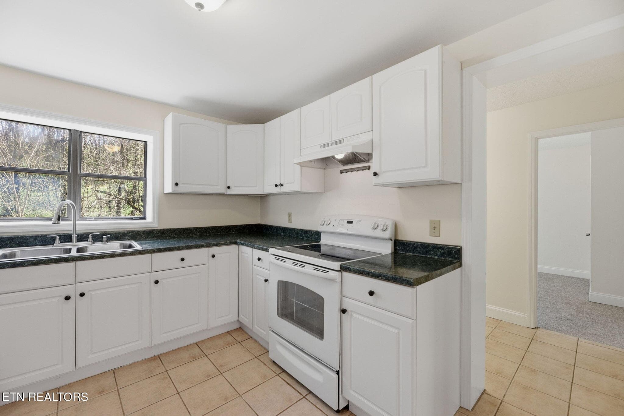 9_Kitchen - 1516 Smallman Rd, Knoxville, TN 37920, Knoxville