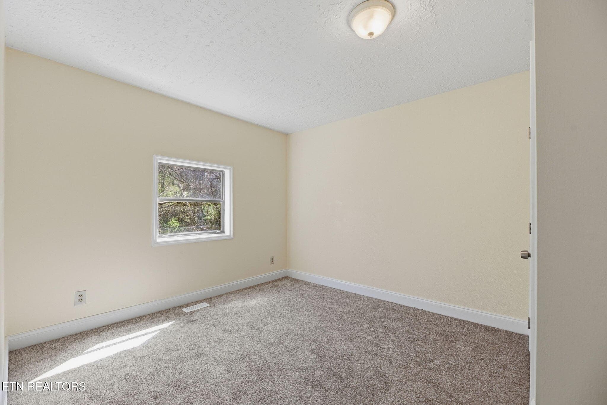 12_Room2 - 1516 Smallman Rd, Knoxville, TN 37920, Knoxville