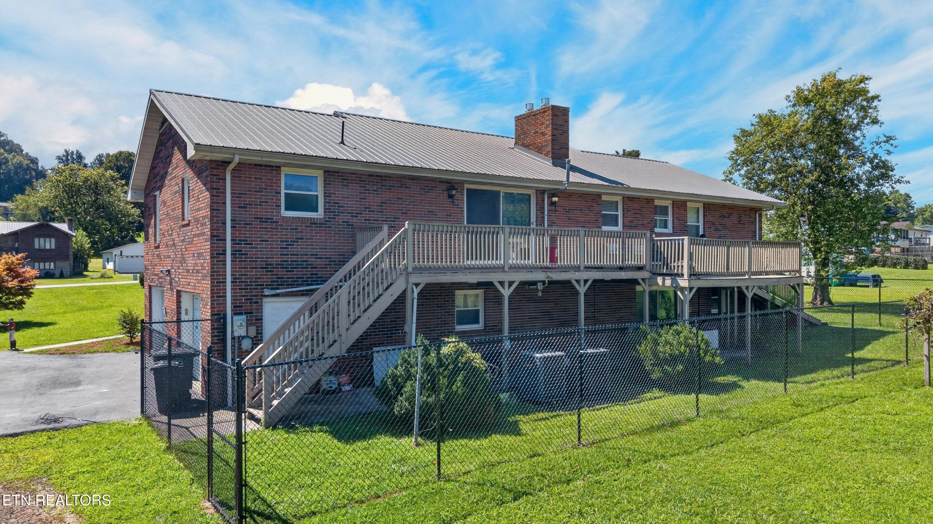 003-819RedwoodDrive-MountCarmel-TN-37645 - 819 Redwood Drive, Mount Carmel, TN 37645