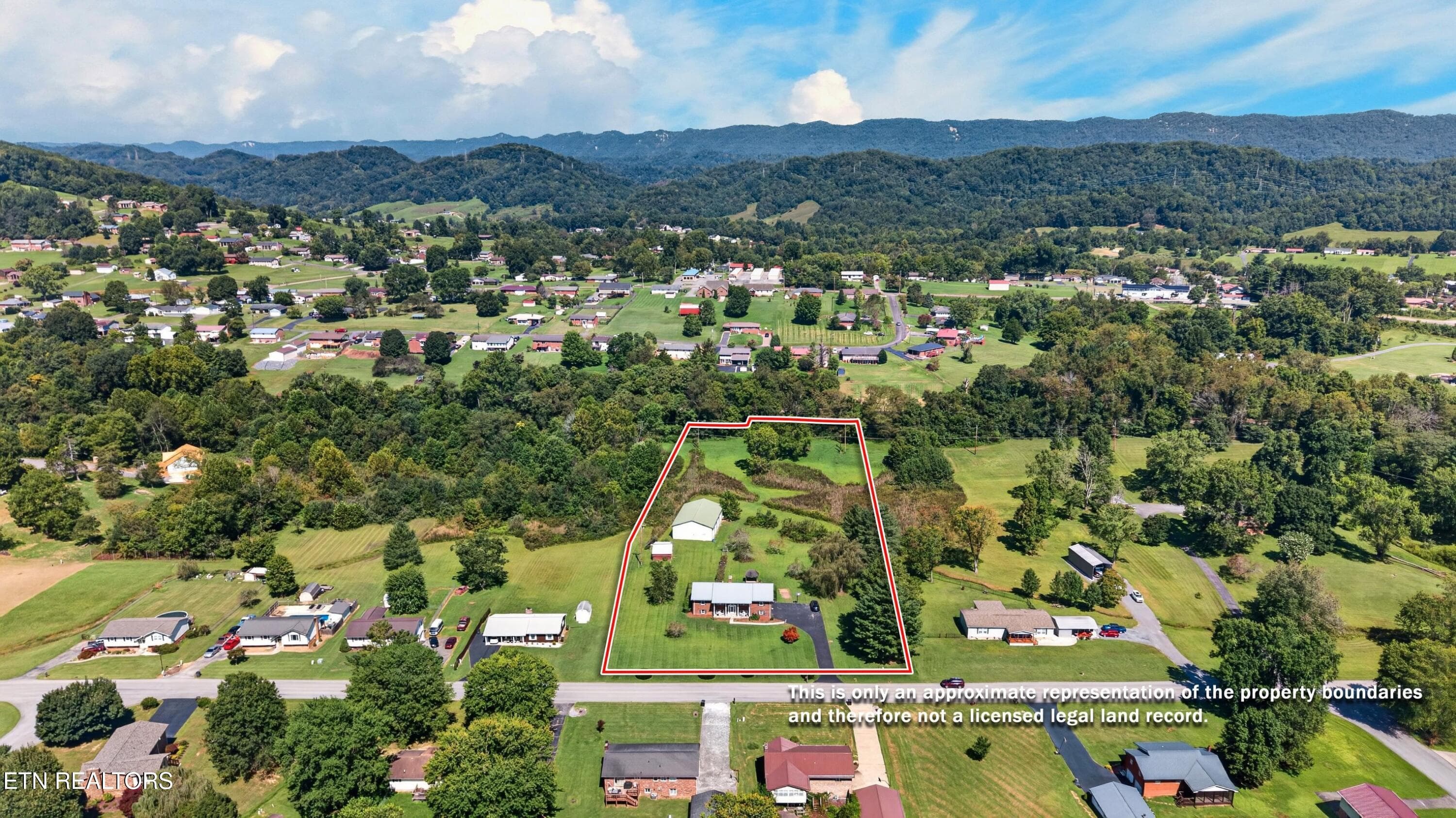 006-819RedwoodDrive-MountCarmel-TN-37645 - 819 Redwood Drive, Mount Carmel, TN 37645