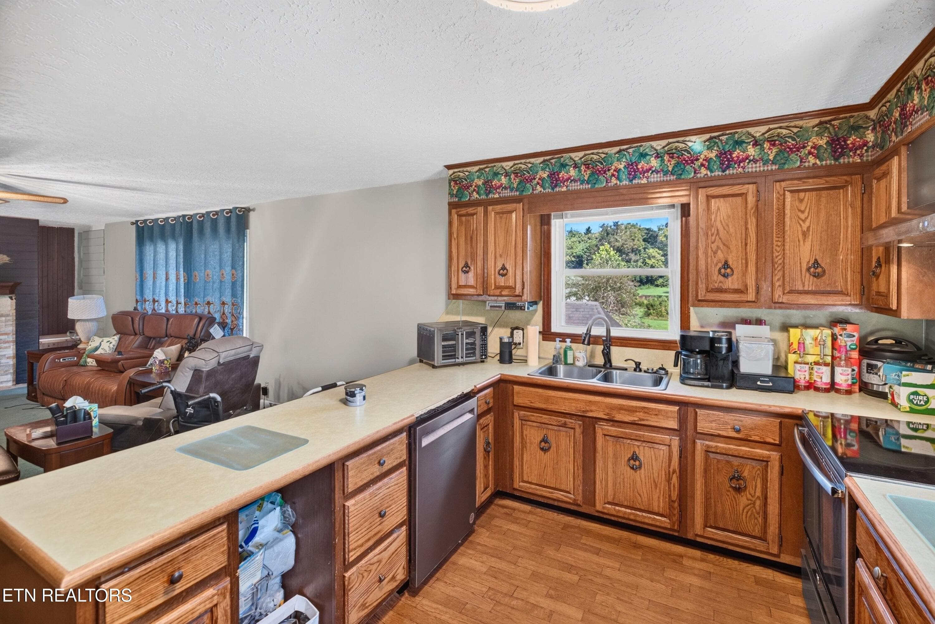 014-819RedwoodDrive-MountCarmel-TN-37645 - 819 Redwood Drive, Mount Carmel, TN 37645