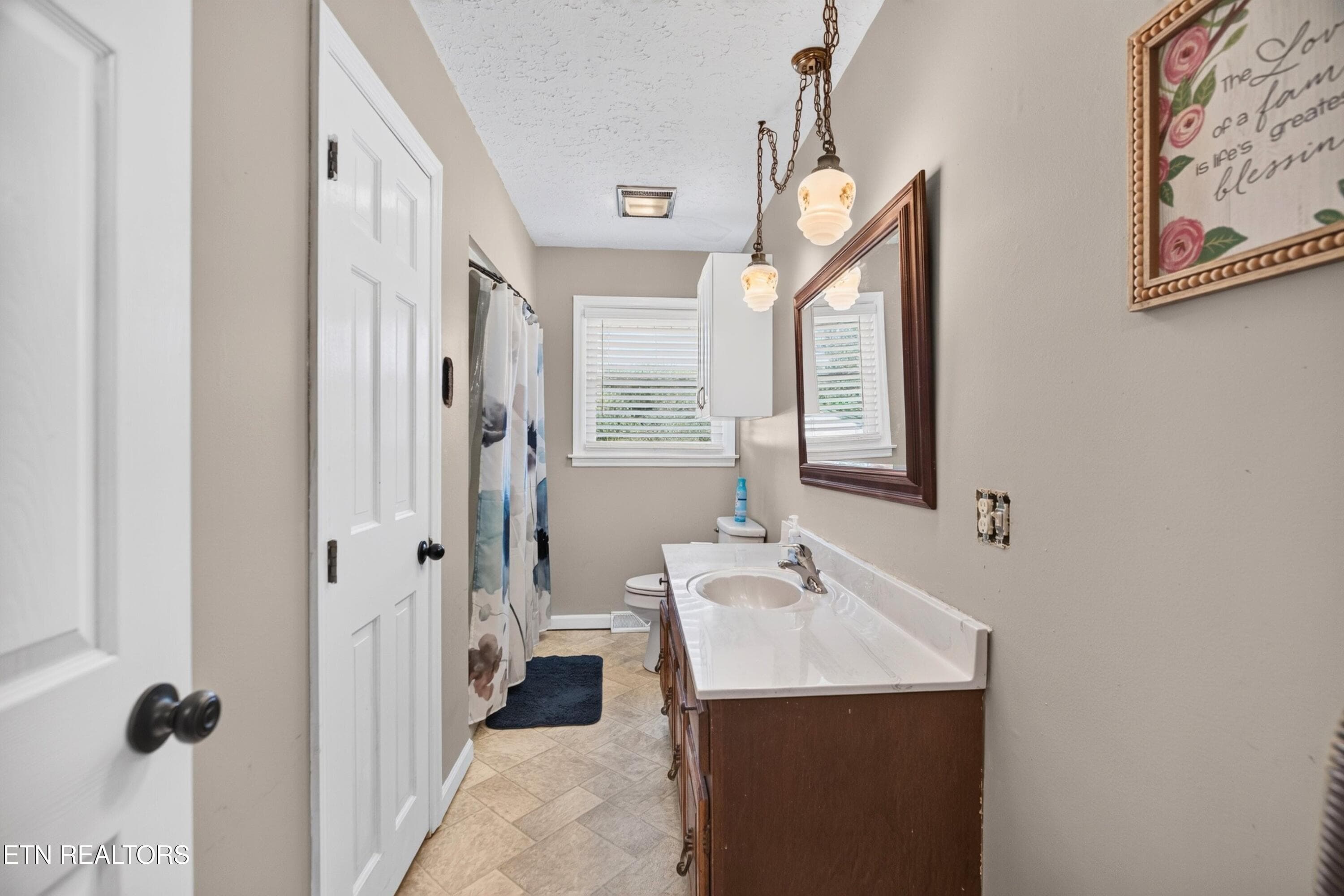 025-819RedwoodDrive-MountCarmel-TN-37645 - 819 Redwood Drive, Mount Carmel, TN 37645