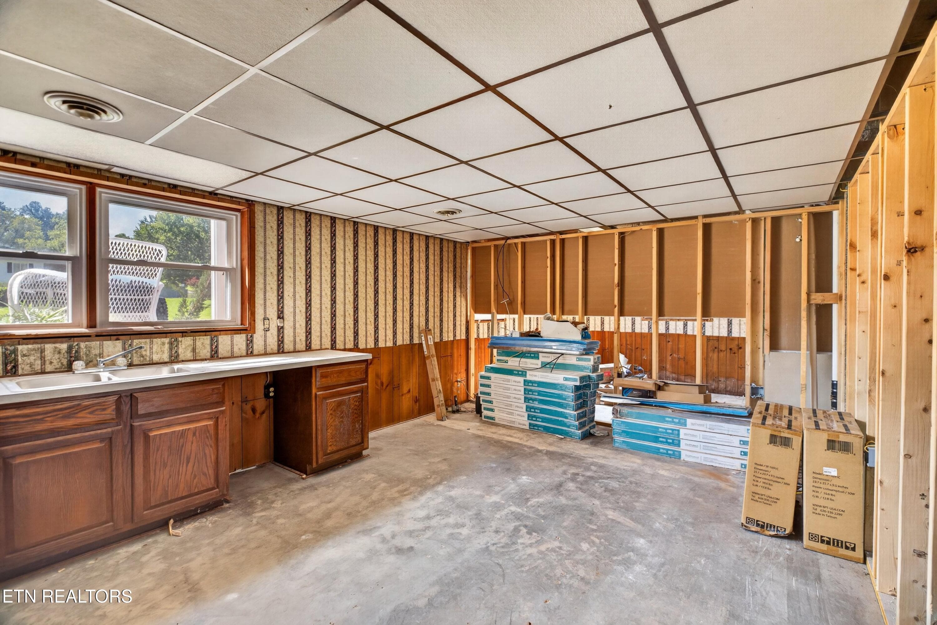 027-819RedwoodDrive-MountCarmel-TN-37645 - 819 Redwood Drive, Mount Carmel, TN 37645