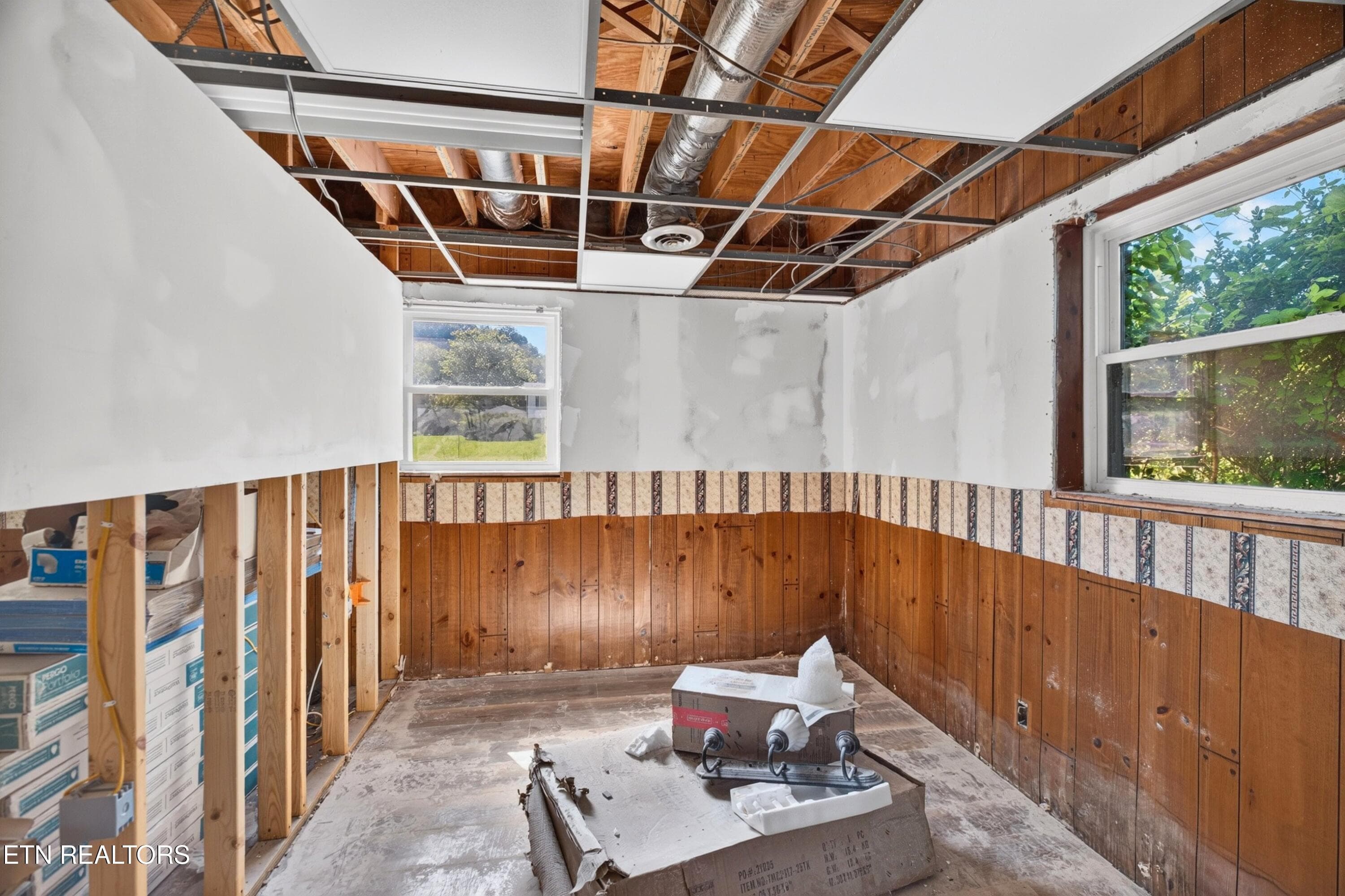 033-819RedwoodDrive-MountCarmel-TN-37645 - 819 Redwood Drive, Mount Carmel, TN 37645