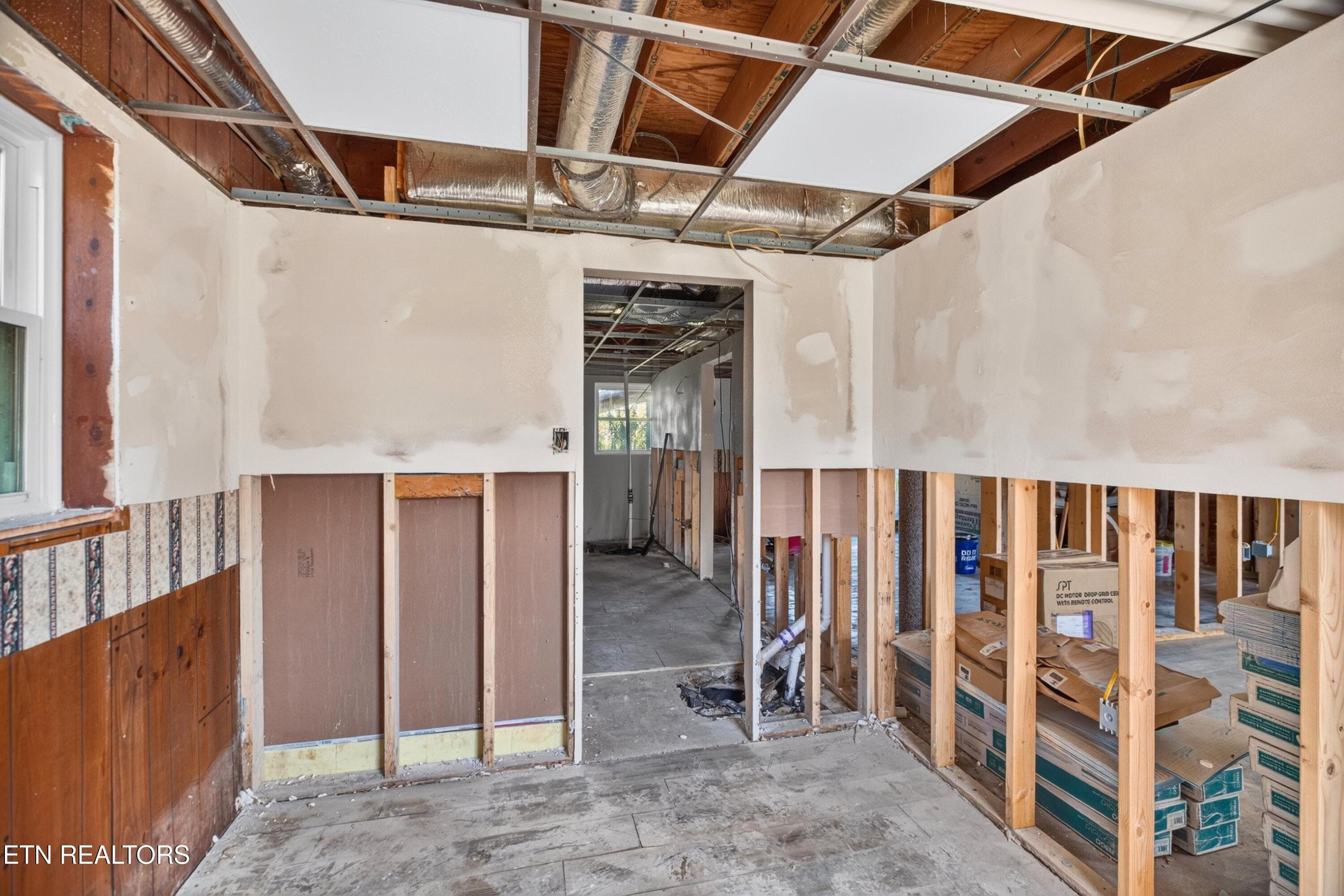 034-819RedwoodDrive-MountCarmel-TN-37645 - 819 Redwood Drive, Mount Carmel, TN 37645