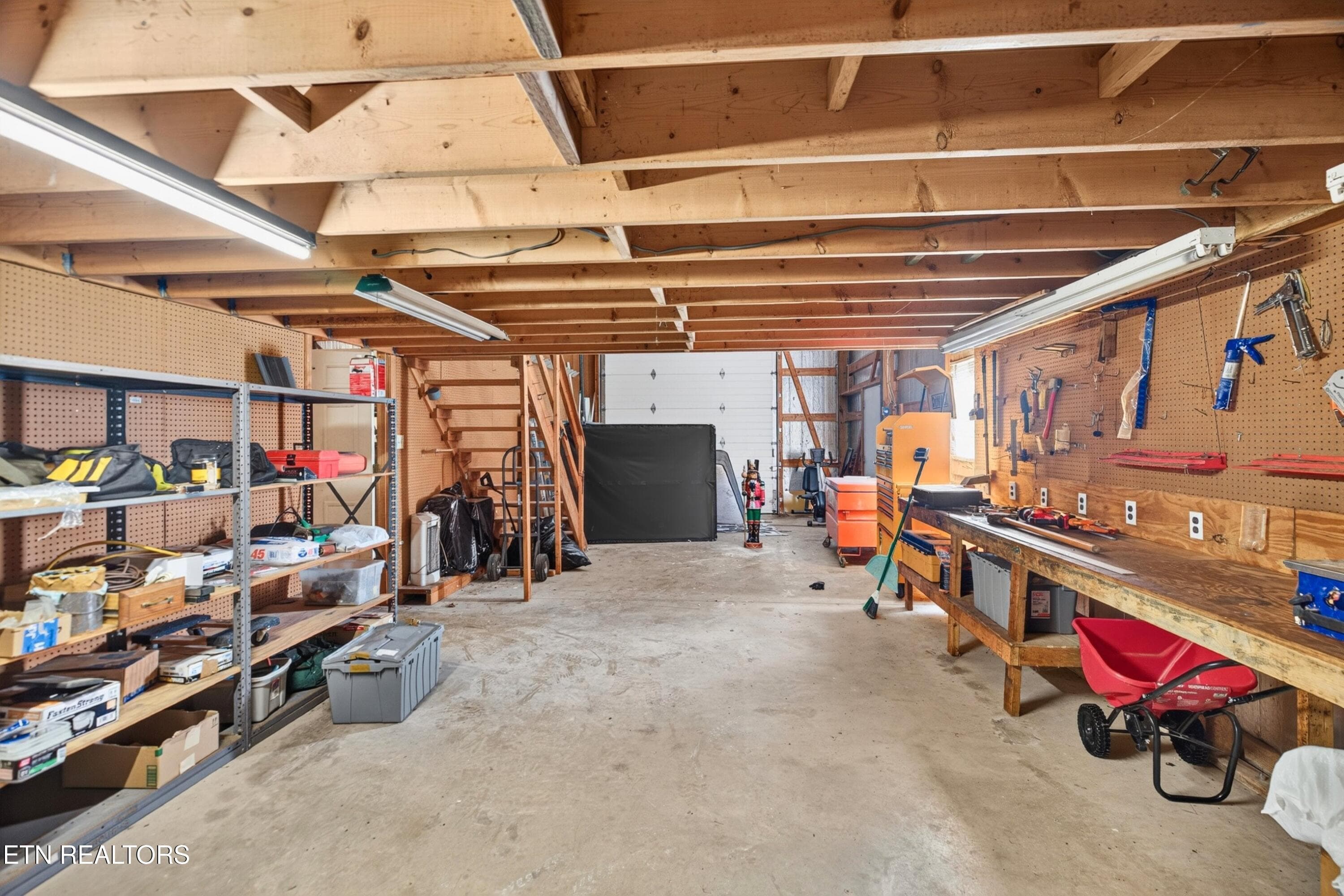 041-819RedwoodDrive-MountCarmel-TN-37645 - 819 Redwood Drive, Mount Carmel, TN 37645