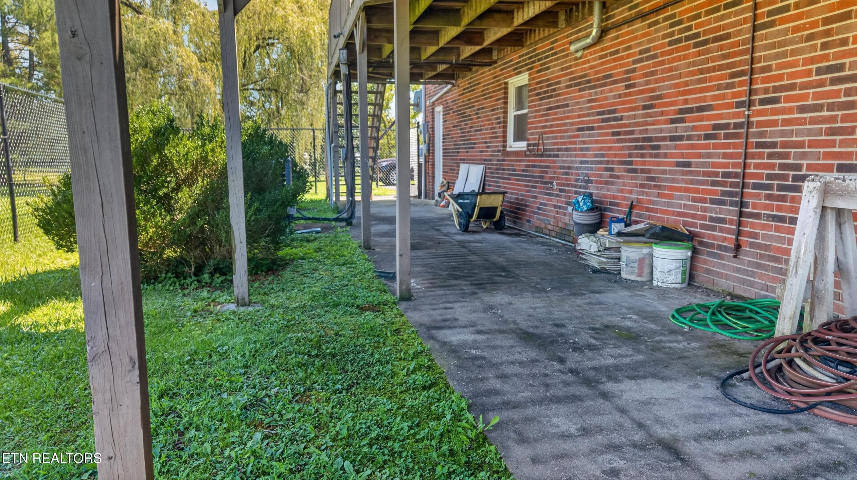 056-819RedwoodDrive-MountCarmel-TN-37645 - 819 Redwood Drive, Mount Carmel, TN 37645