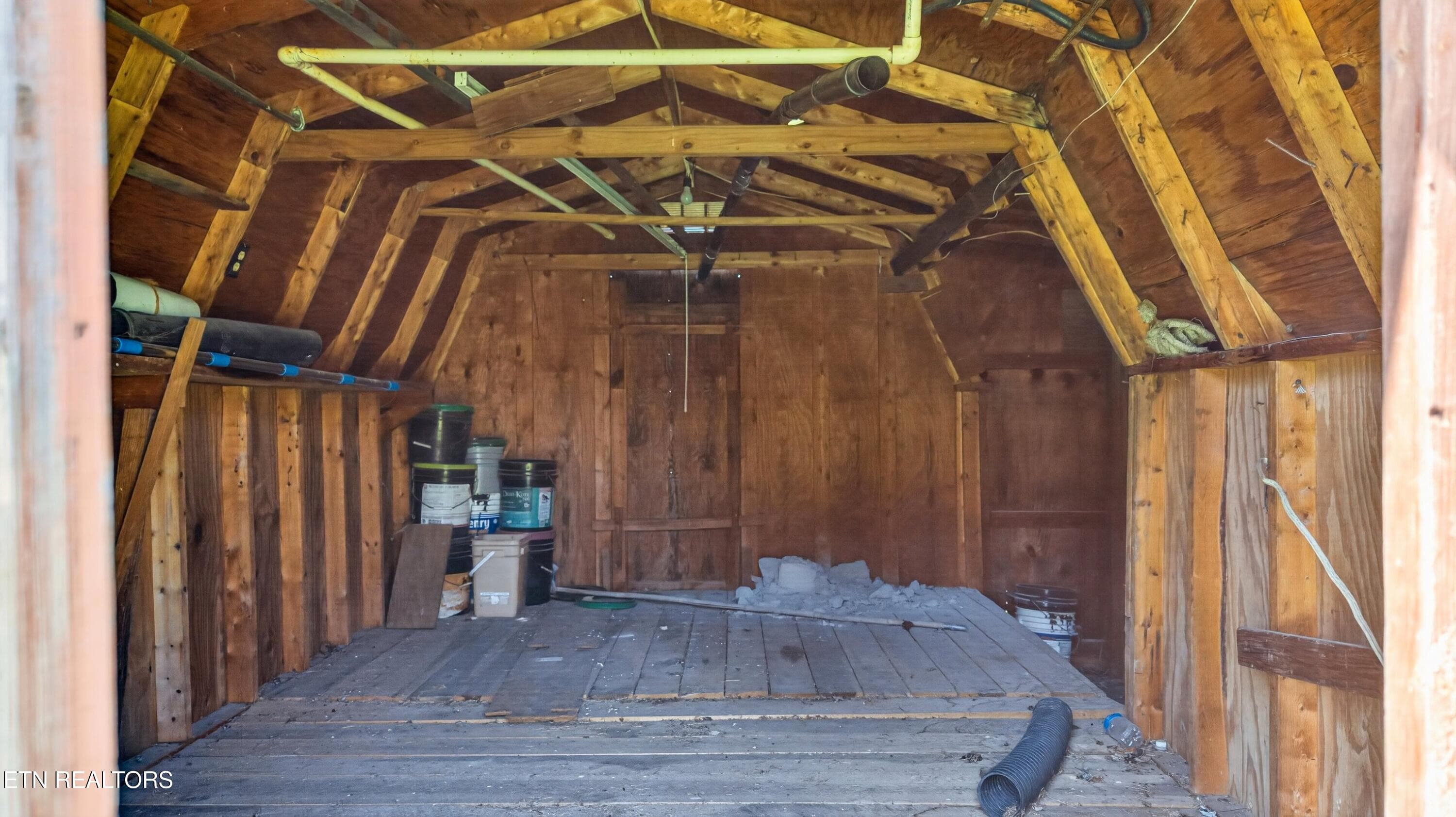 057-819RedwoodDrive-MountCarmel-TN-37645 - 819 Redwood Drive, Mount Carmel, TN 37645