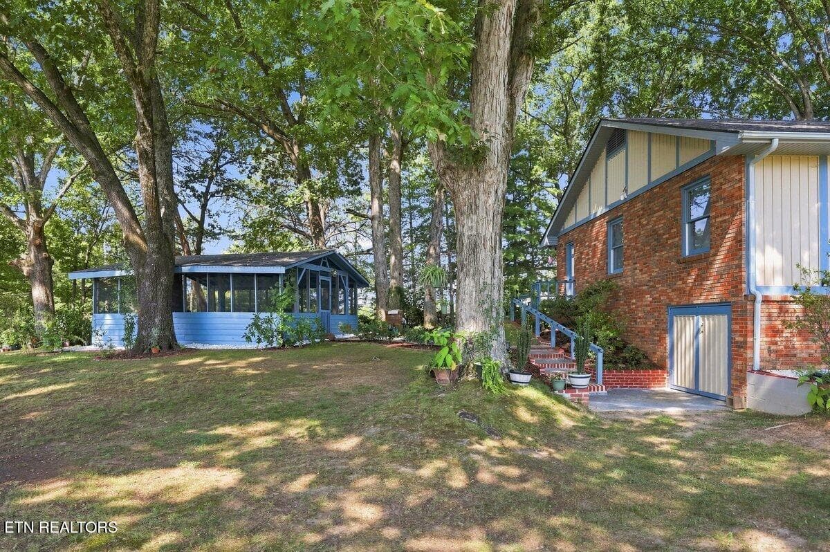Screened Pavilion and Storage Walkway - 111 Red Oak Rd, Maryville, TN 37803
