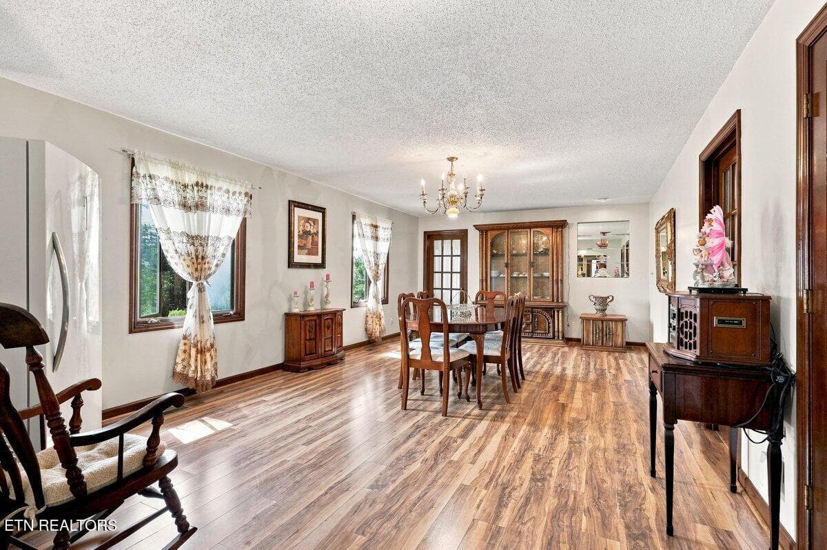 Dining Room - 111 Red Oak Rd, Maryville, TN 37803
