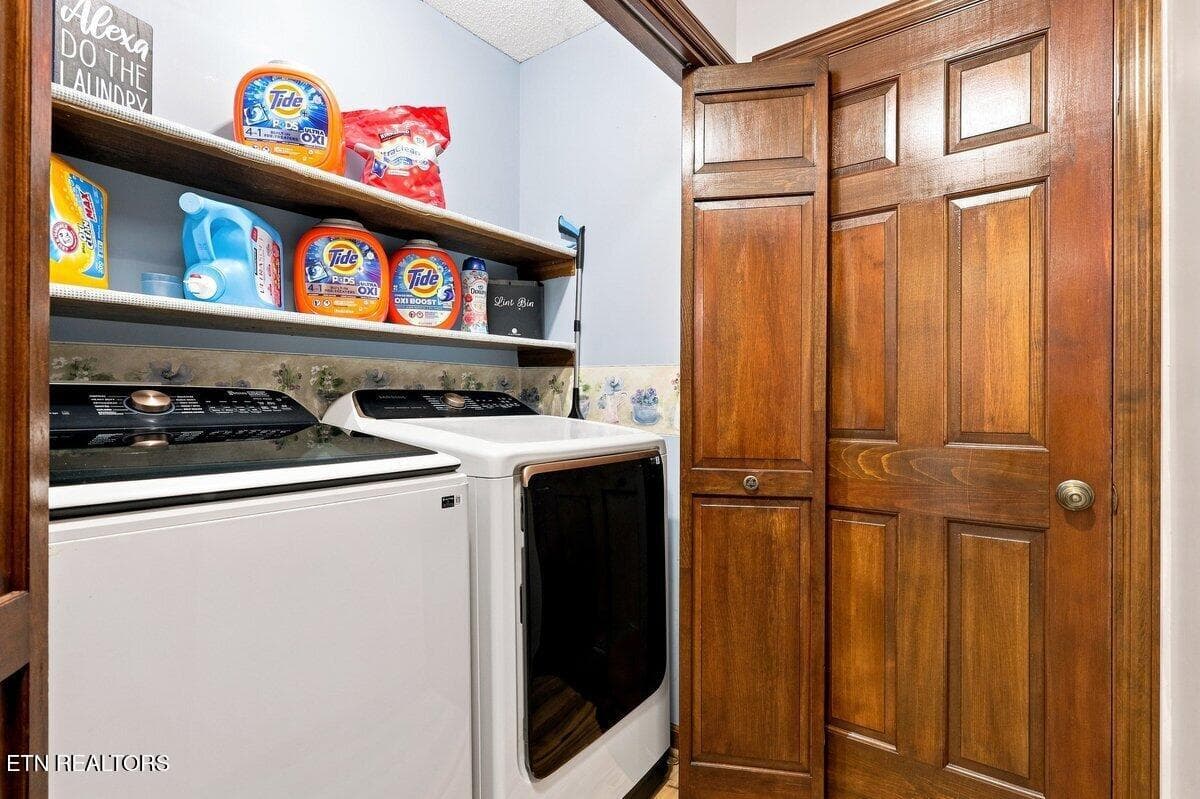 Main Level Laundry - 111 Red Oak Rd, Maryville, TN 37803