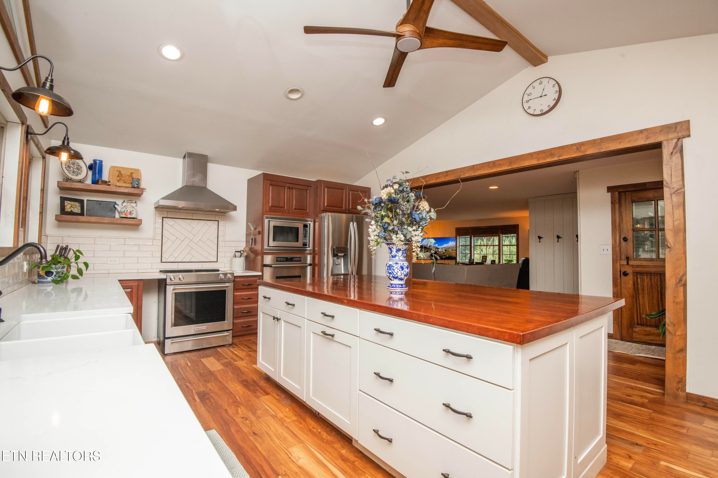 kitchen 6 - 1932 Duncan Rd, Knoxville, TN 37919