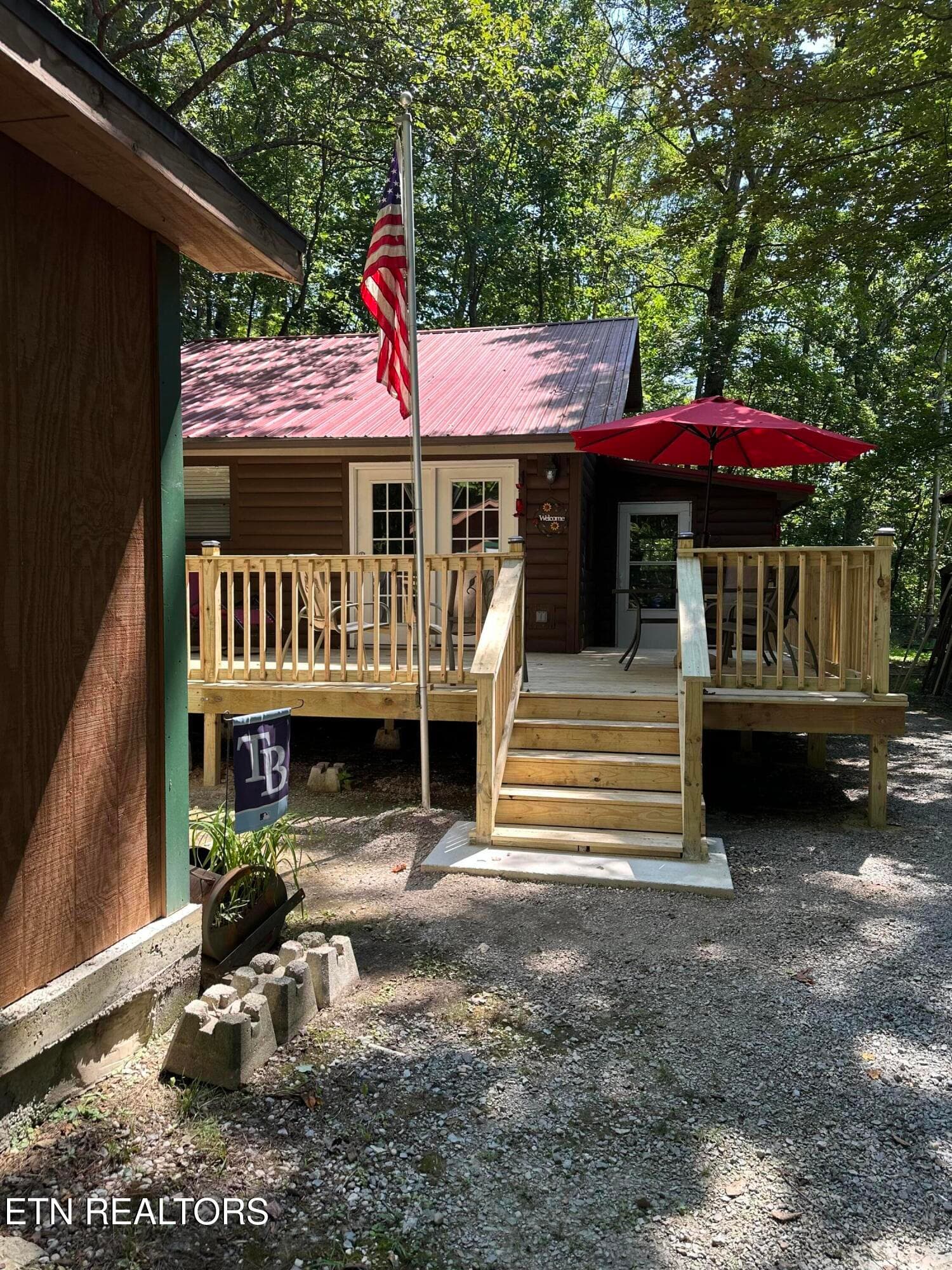 uuid=6DF0109E-AE1C-45F5-A8B6-FA48240DAD0 - 236 Beech St, Sneedville, TN 37869