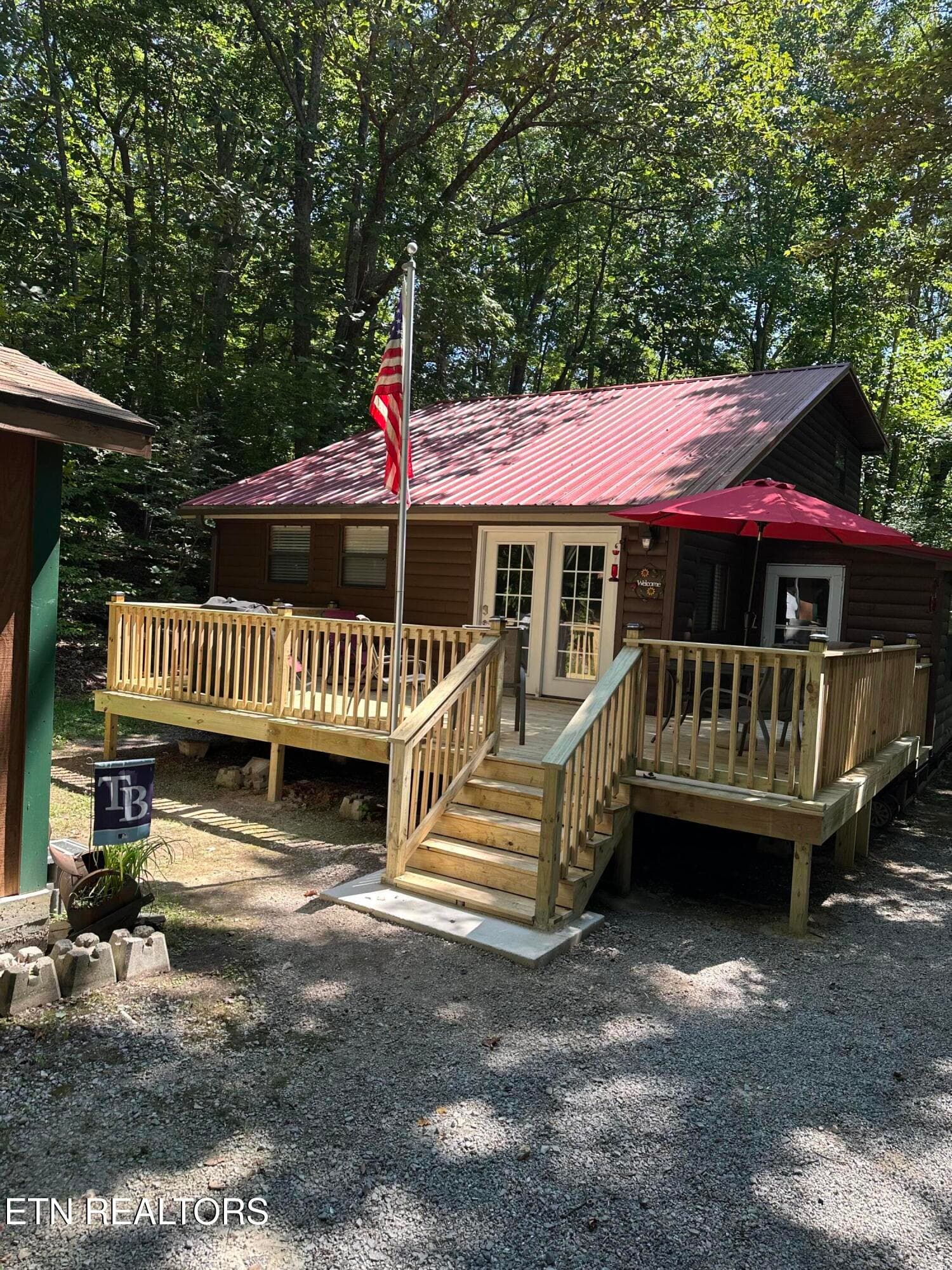 uuid=422C9E83-05F6-4E39-83D9-6B1A9CAE133 - 236 Beech St, Sneedville, TN 37869