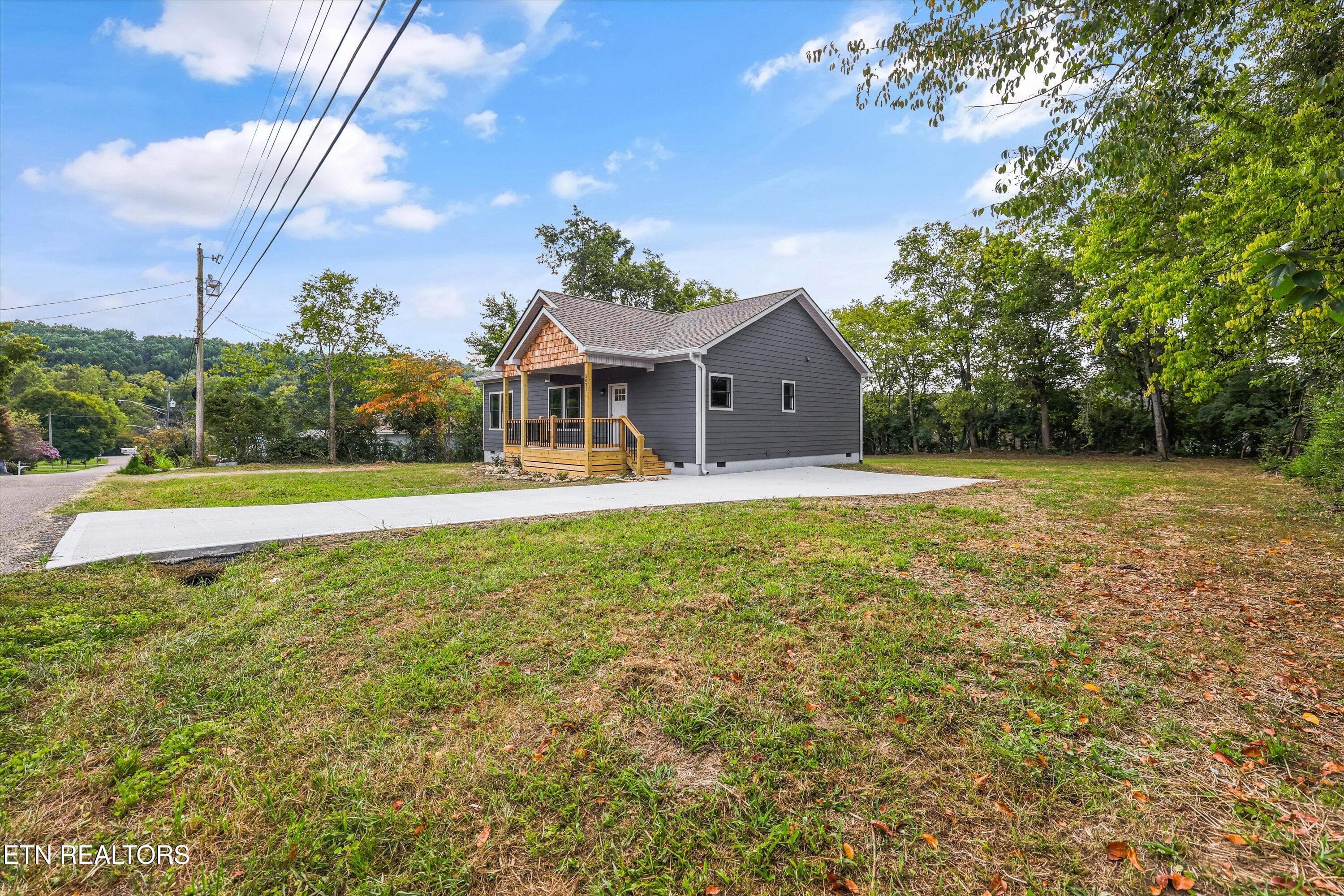 06-3021 Shelbourne Rd01 - 3021 Shelbourne Rd, Knoxville, TN 37917