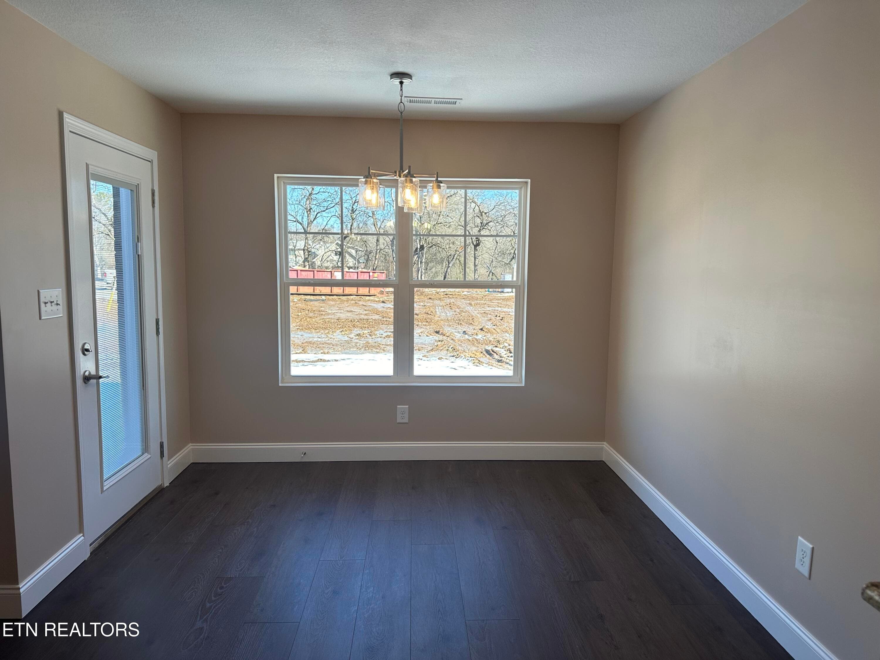 3-bedroom dining room - 643 Snowflower Circle 139, Pigeon Forge, TN 37863, Pigeon Forge