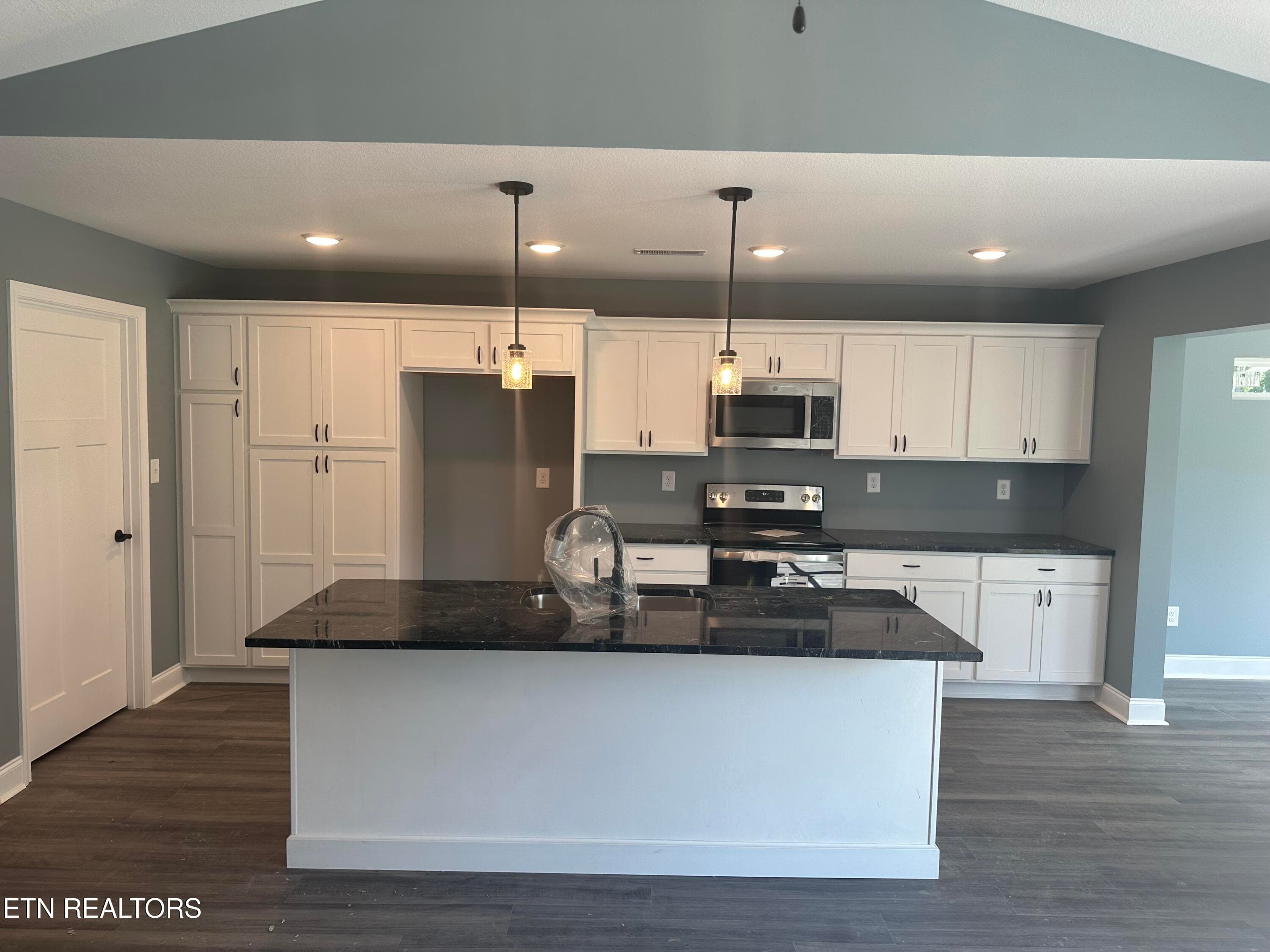 Magnolia plan options - 643 Snowflower Circle 139, Pigeon Forge, TN 37863, Pigeon Forge