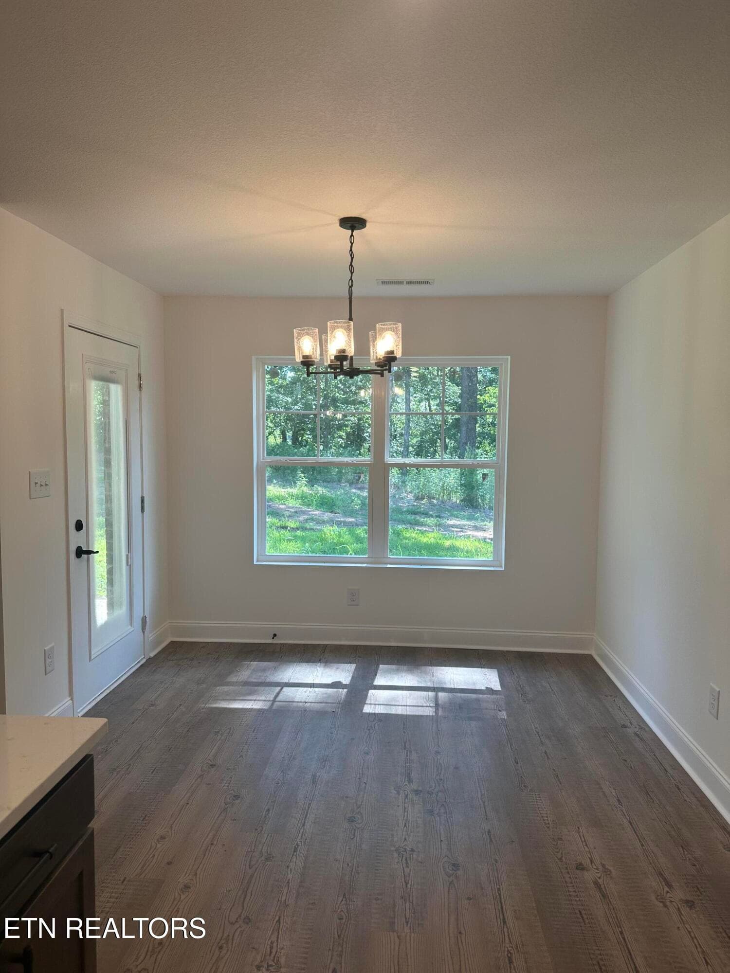 3-bedroom dining - 643 Snowflower Circle 139, Pigeon Forge, TN 37863, Pigeon Forge