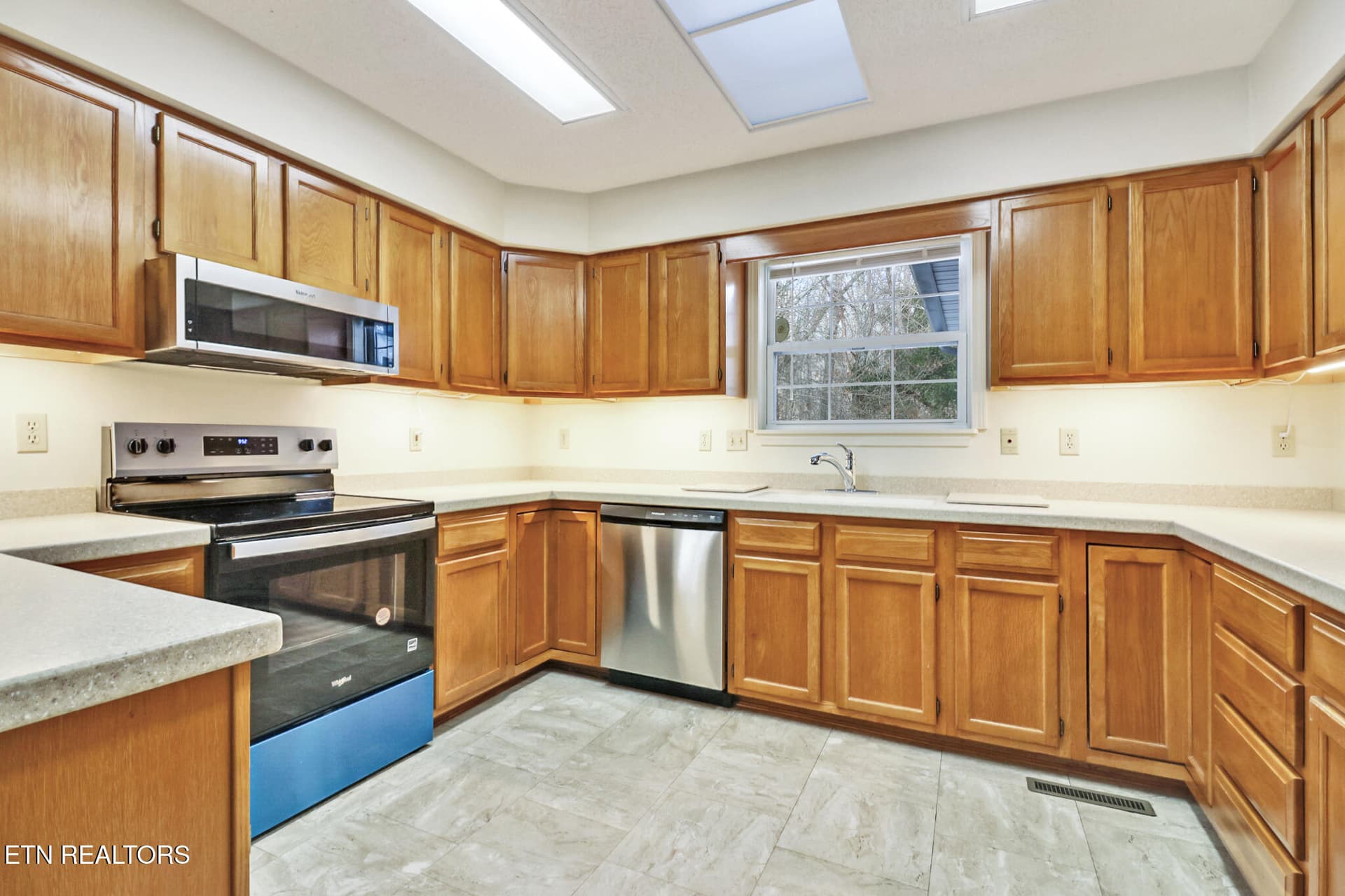 kitchen2 - 103 Dovenshire Drive, Crossville, TN 38558