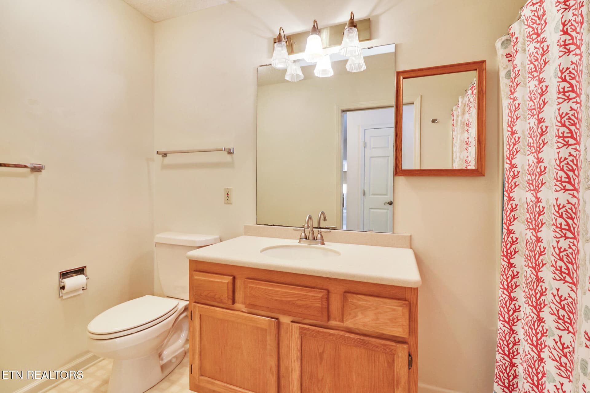 hallbath1 - 103 Dovenshire Drive, Crossville, TN 38558