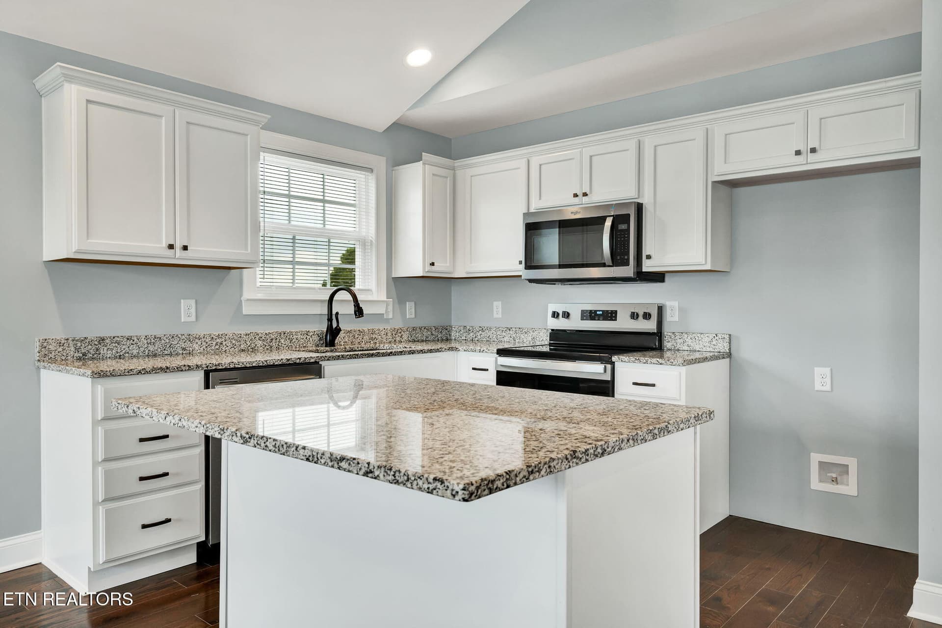 20-web-or-mls-DSC05703 - 440 SE Johnson Blvd, Cleveland, TN 37311