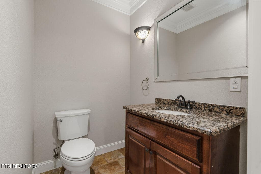 Powder Bath - 409 Bluff Trace, Jacksboro, TN 37757