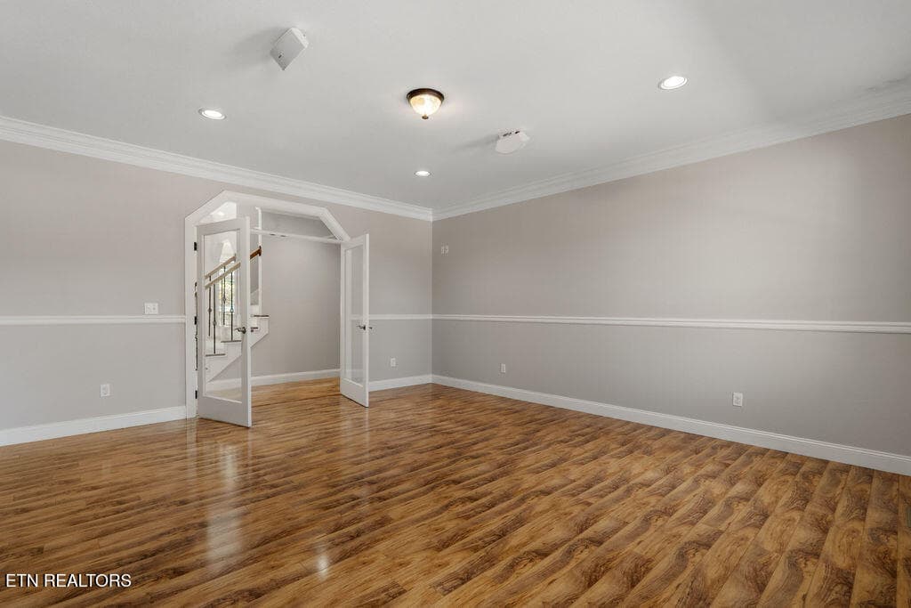 Office/Theatre Room Main Floor - 409 Bluff Trace, Jacksboro, TN 37757