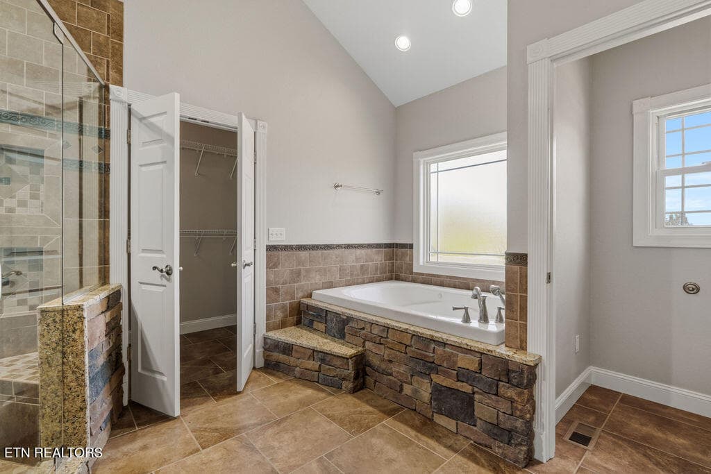 Primary Bathroom 2 - 409 Bluff Trace, Jacksboro, TN 37757